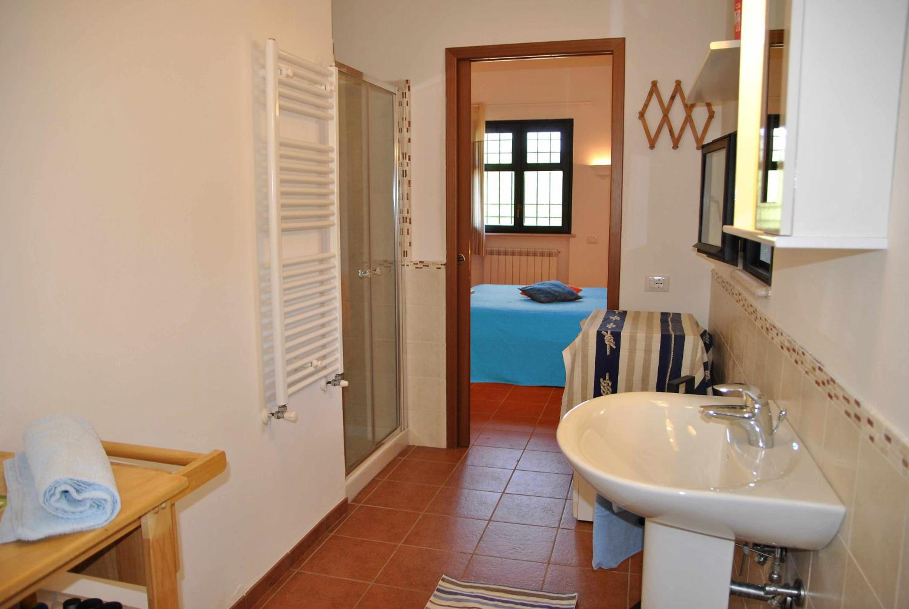 Two-Bedroom House - Photo 27