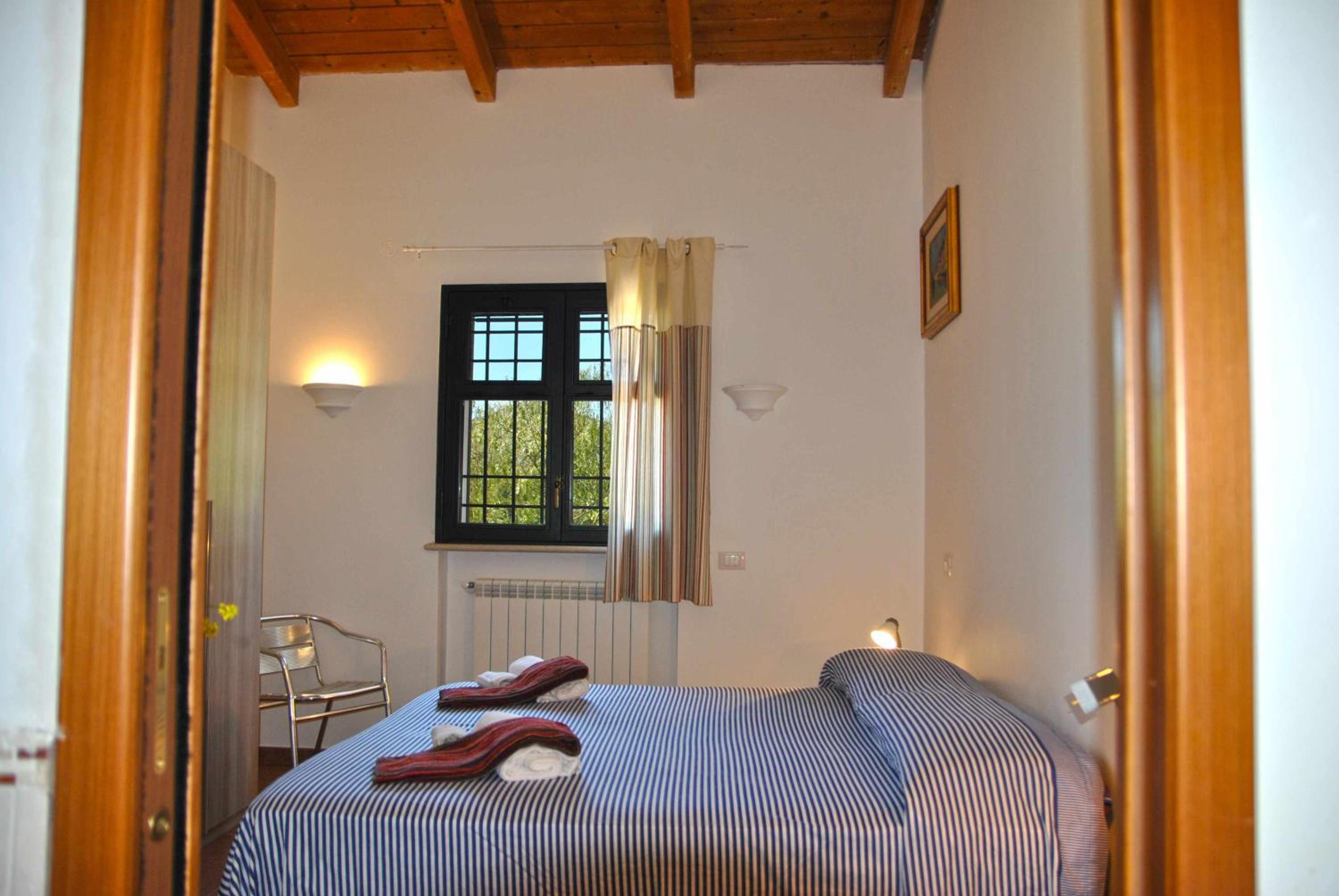 Two-Bedroom House - Photo 1