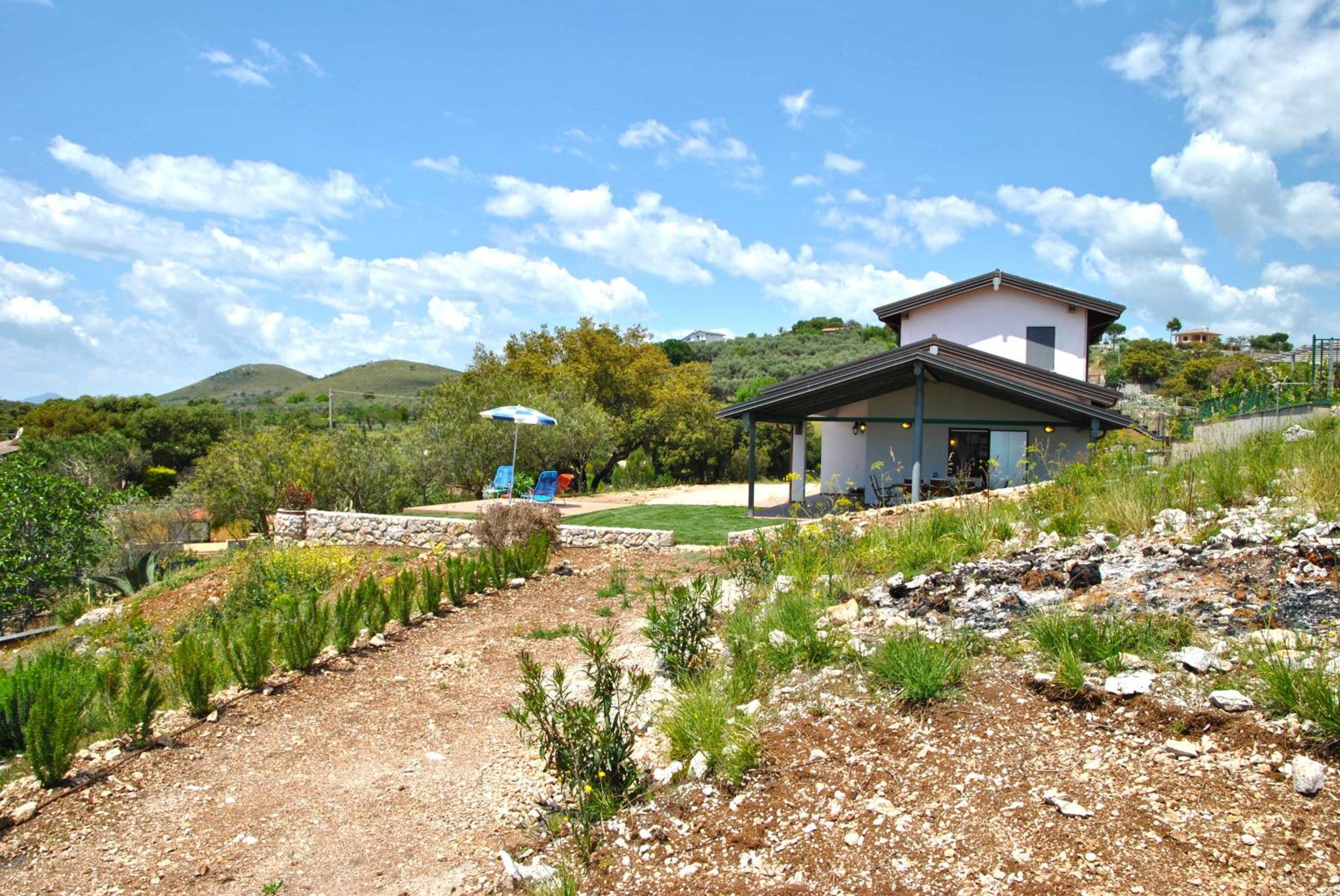 Two-Bedroom House - Photo 21