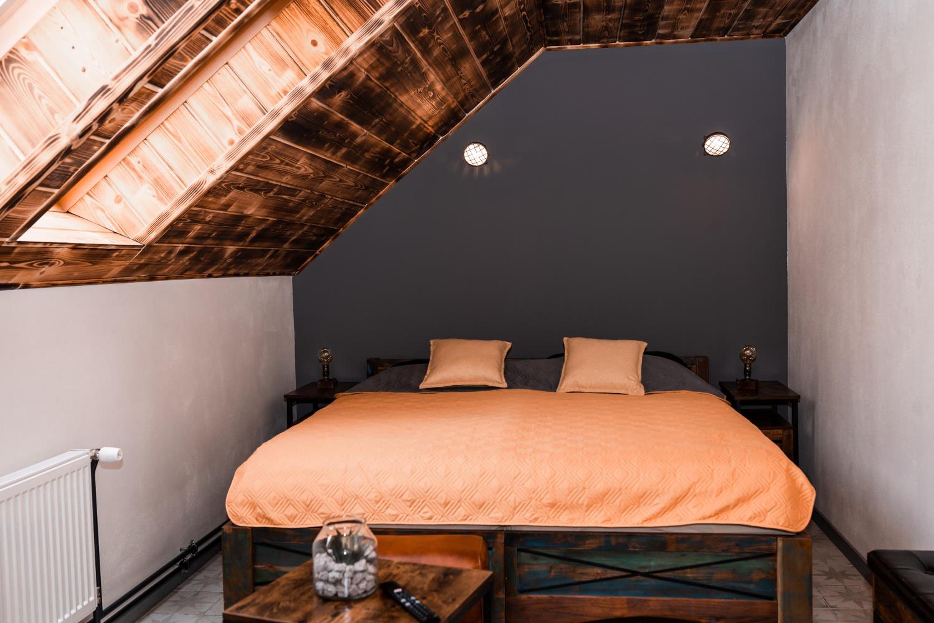 Small Double Room - Photo 1
