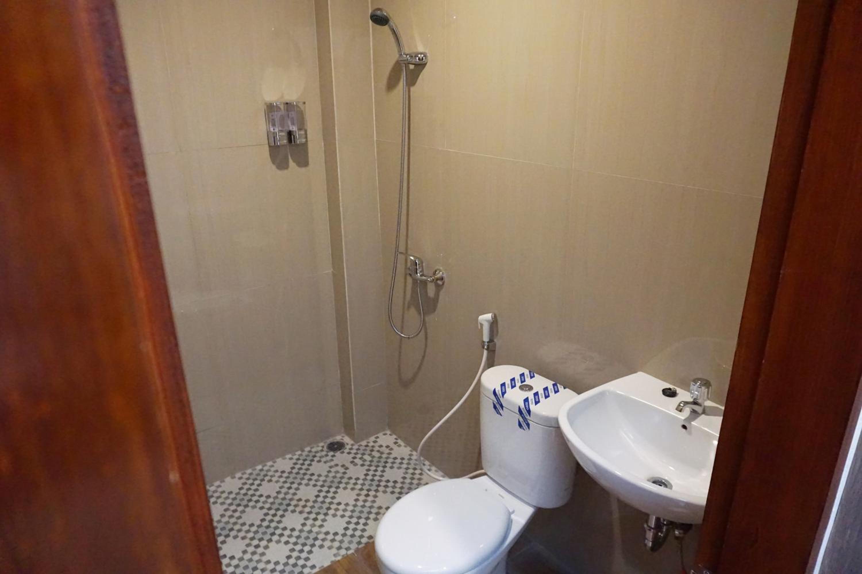 Deluxe Twin Room - Photo 12