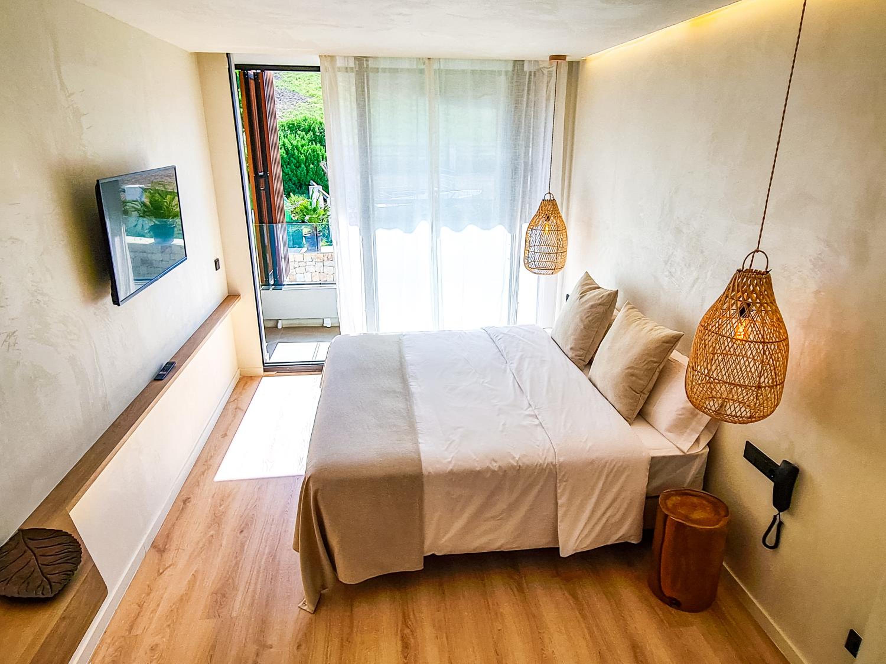 Double or Twin Room - Photo 11