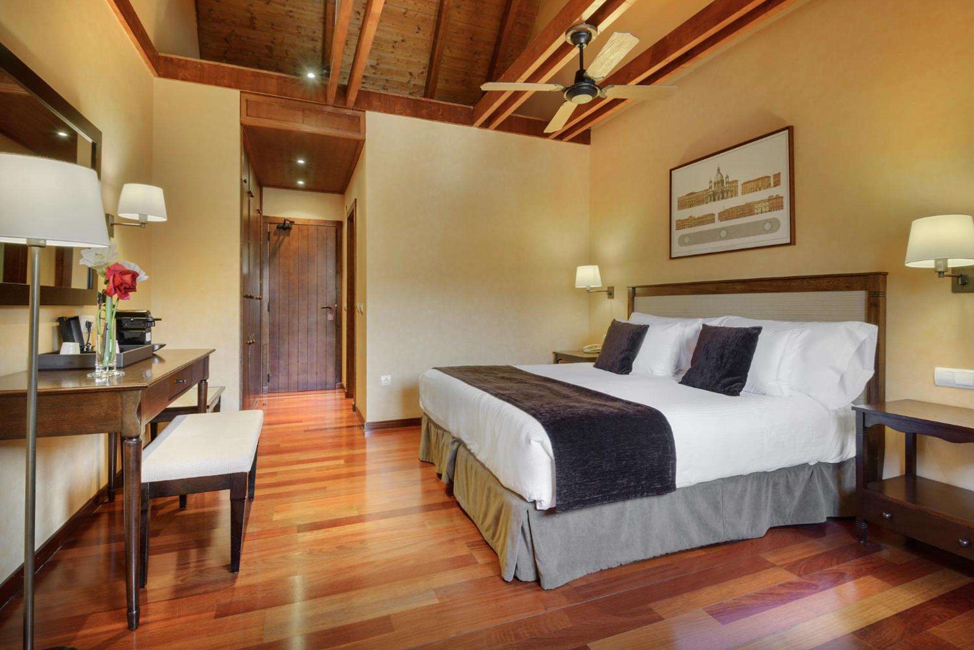 Superior Twin Room - Photo 6