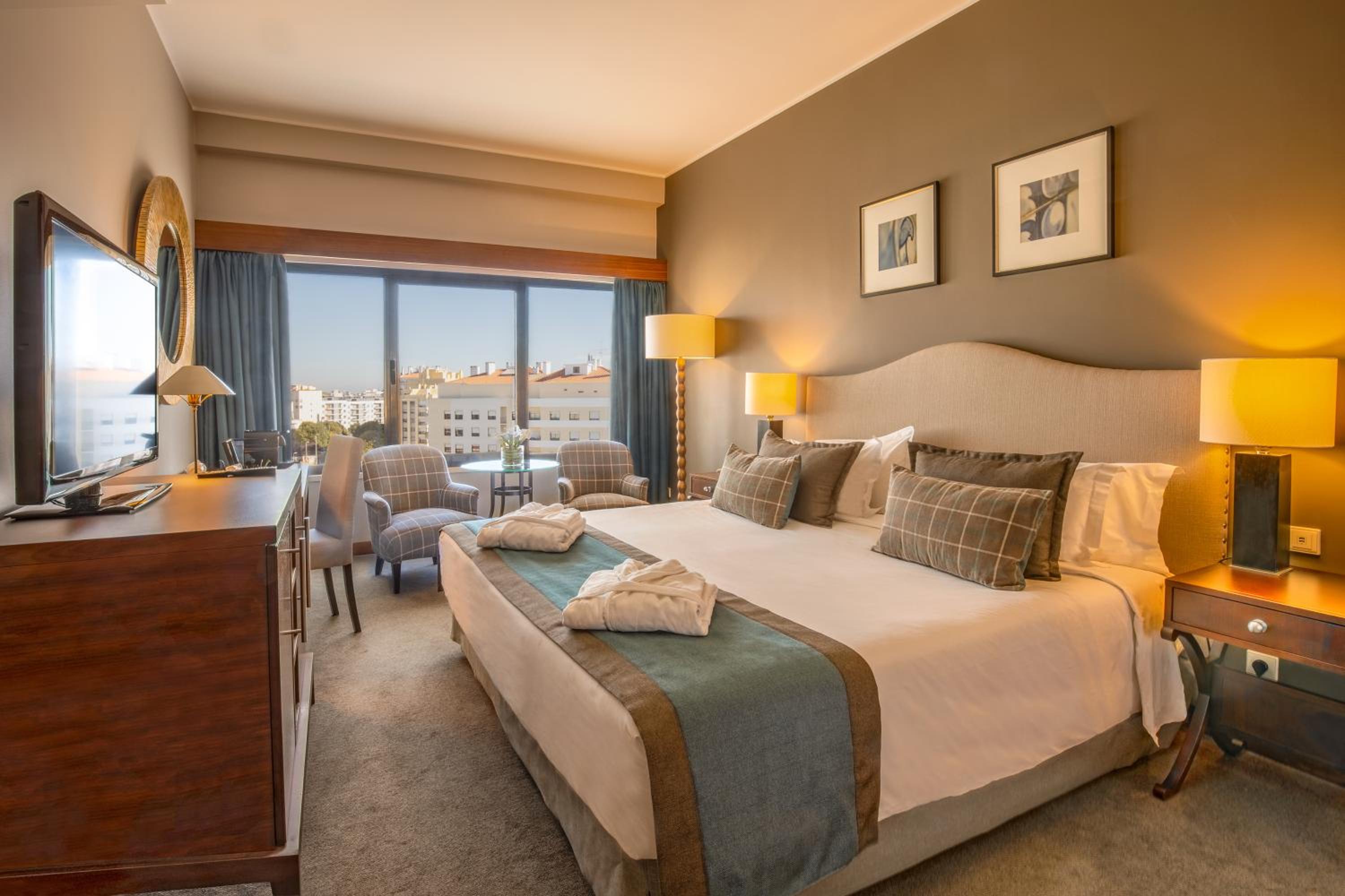 Superior Double Room with Panoramic View - Photo 1