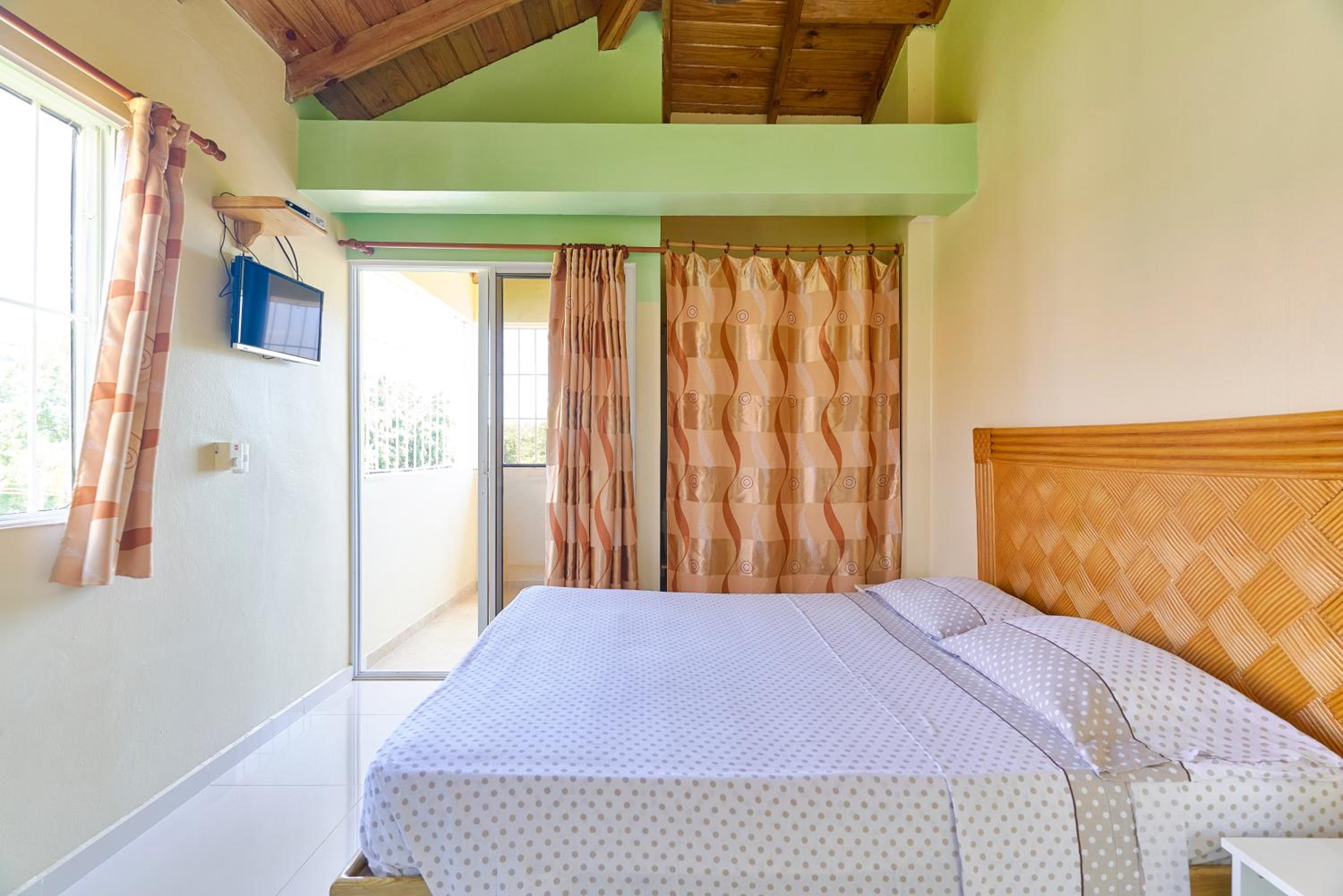 Queen Room with Balcony