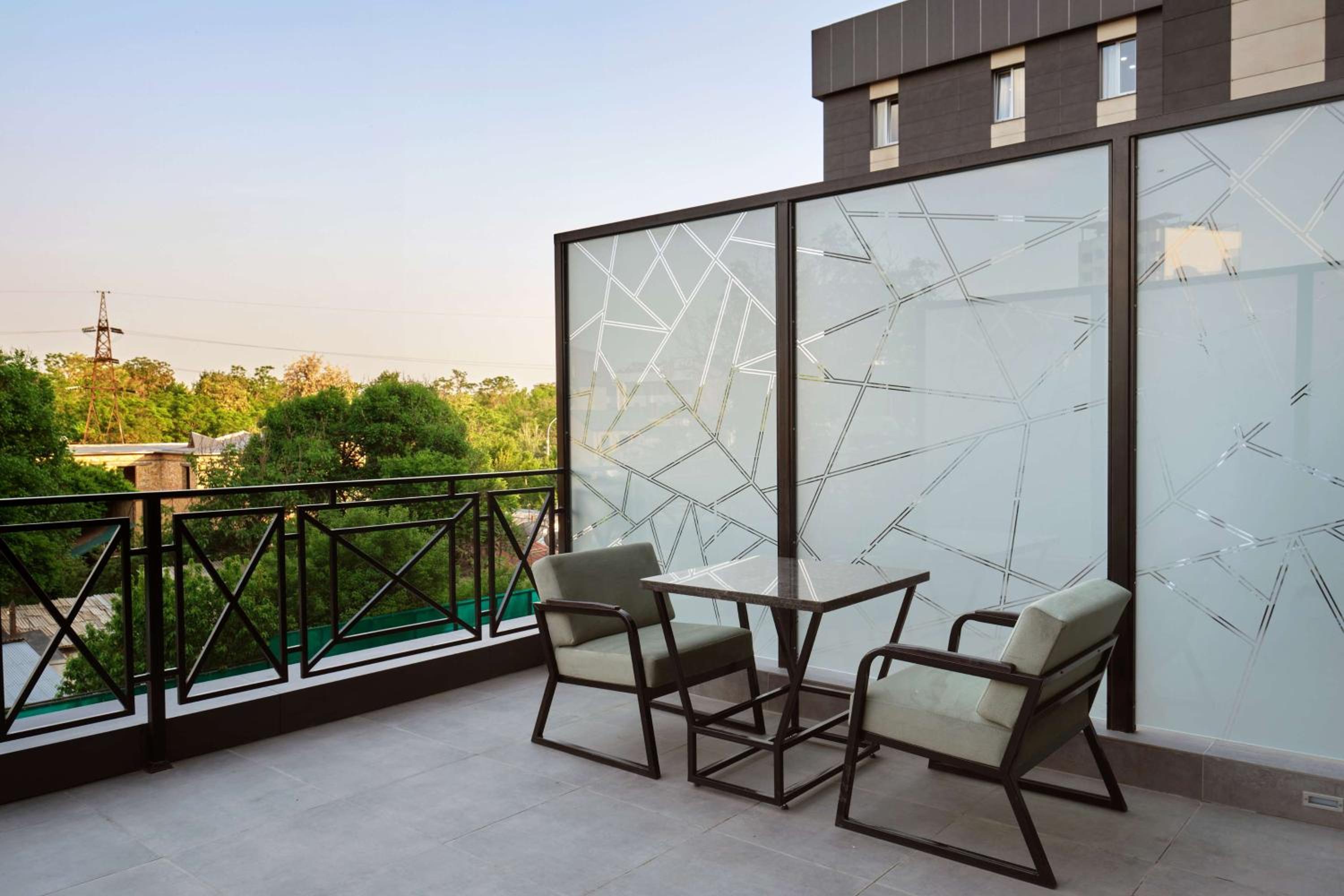 Standard Room with Terrace - Photo 4