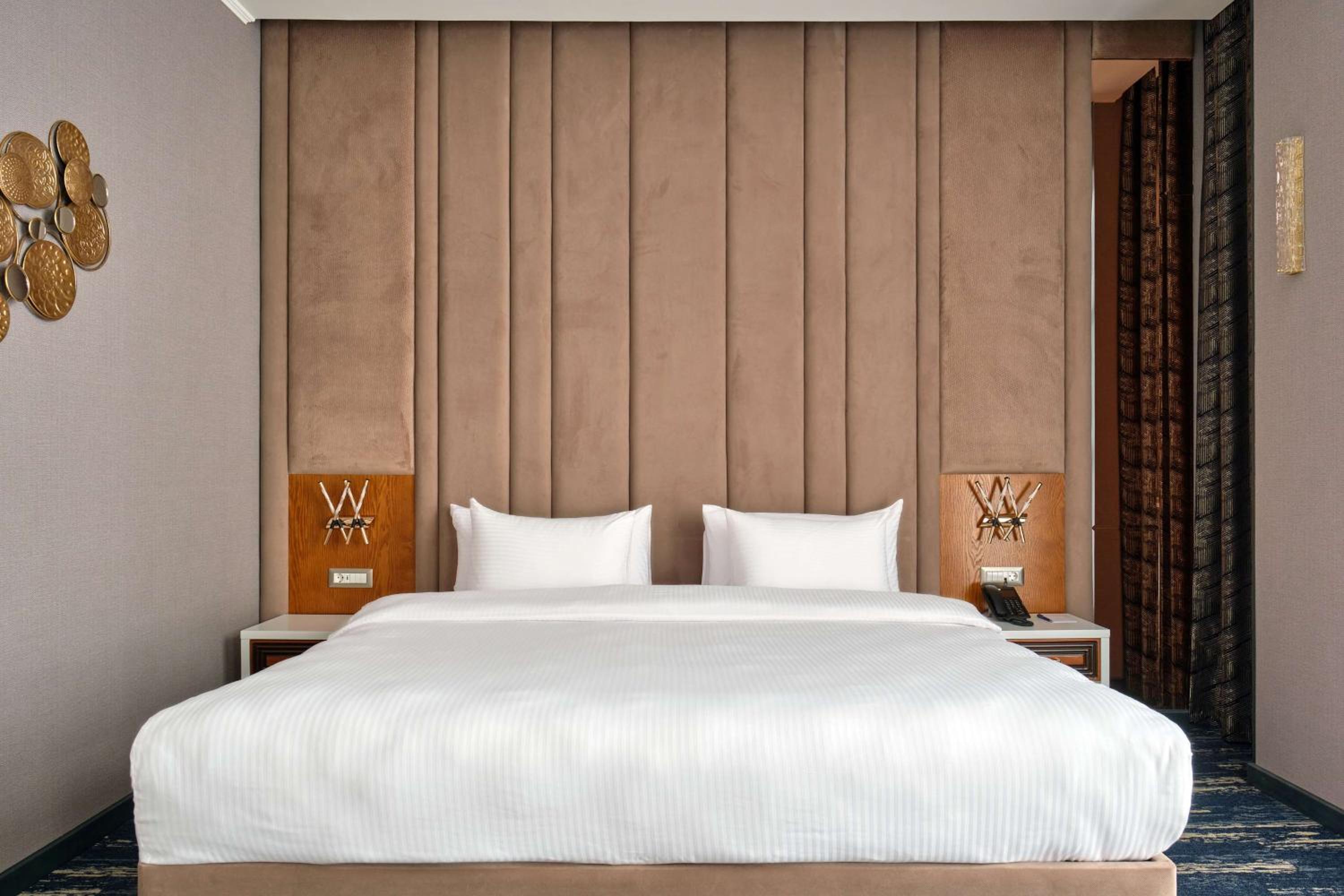 Suite with Whirlpool - Photo 1