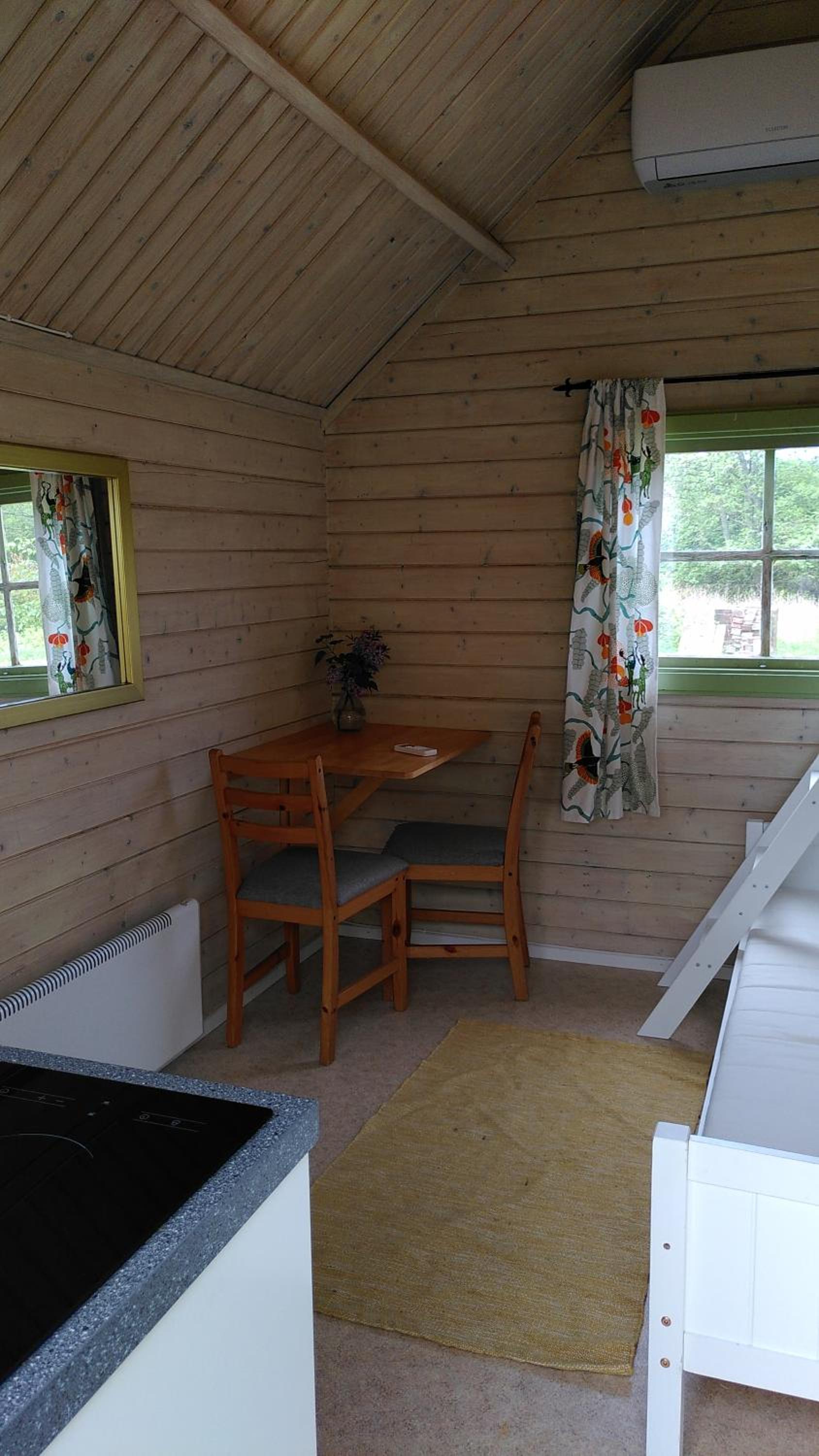 One-Bedroom House photo 1