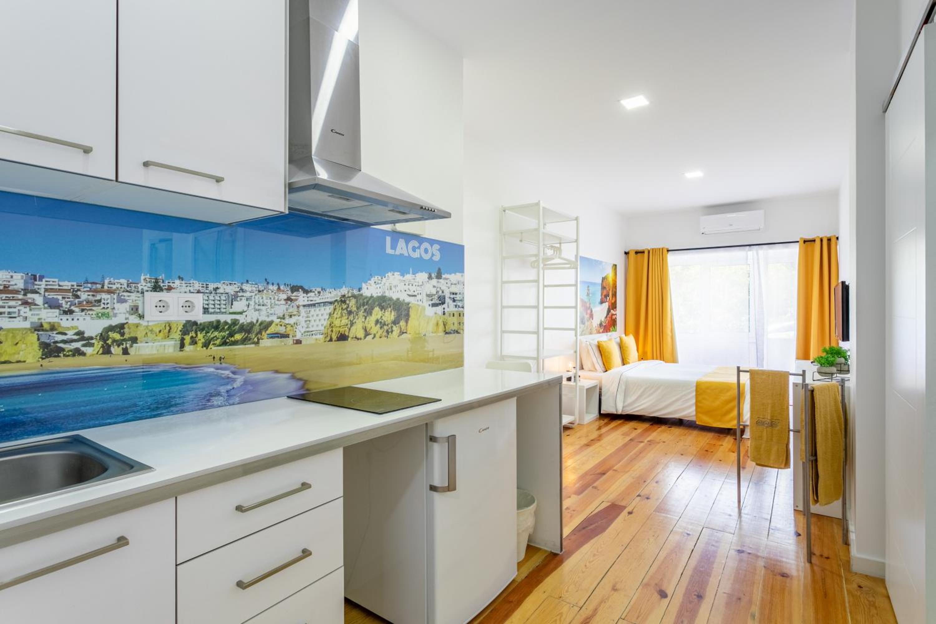 Studio with Balcony - Photo 1