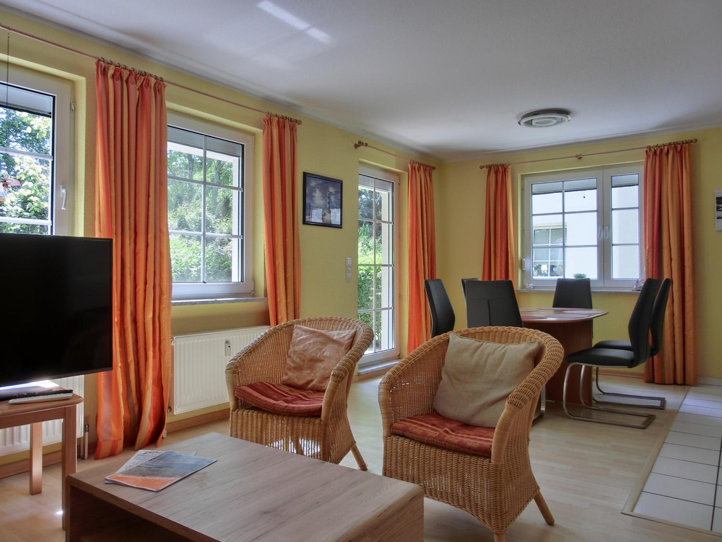 Apartment with Terrace photo 3