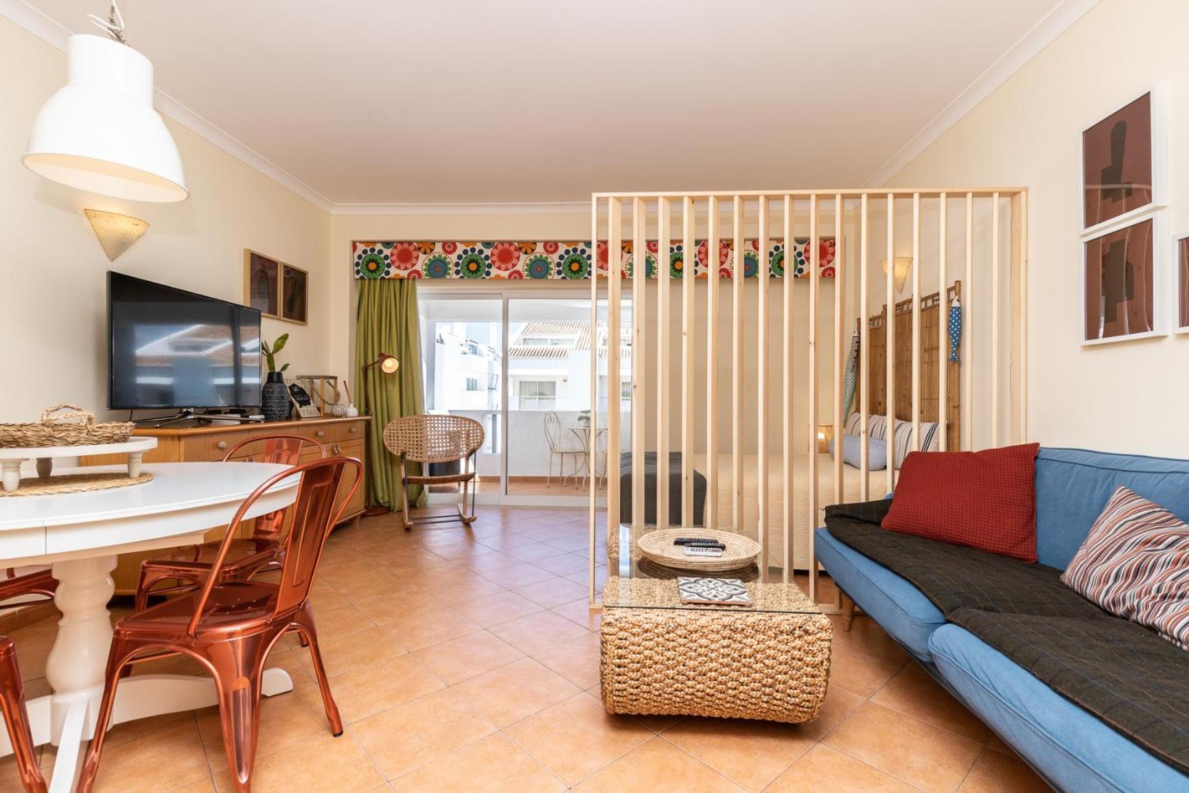 One-Bedroom Apartment photo 2