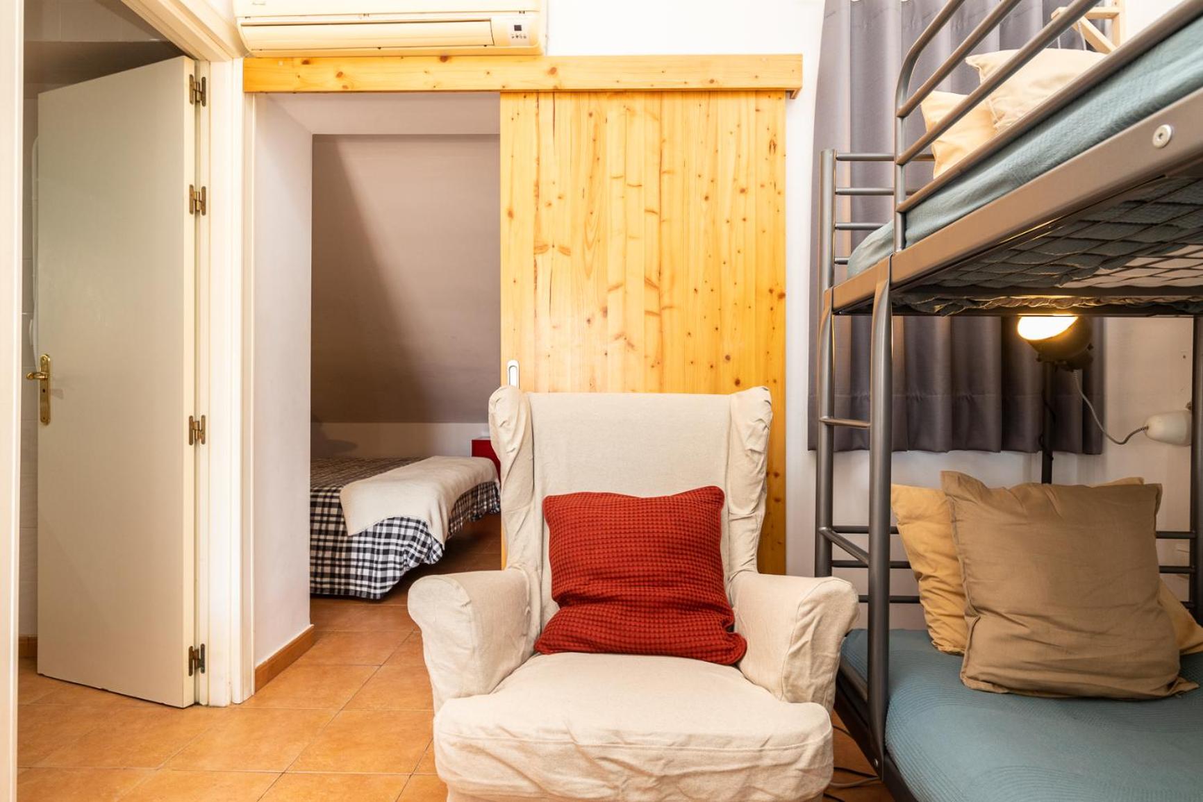 Studio Apartment photo 1