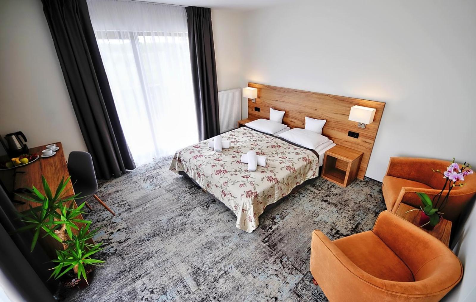 Deluxe Double Room with Balcony photo 3