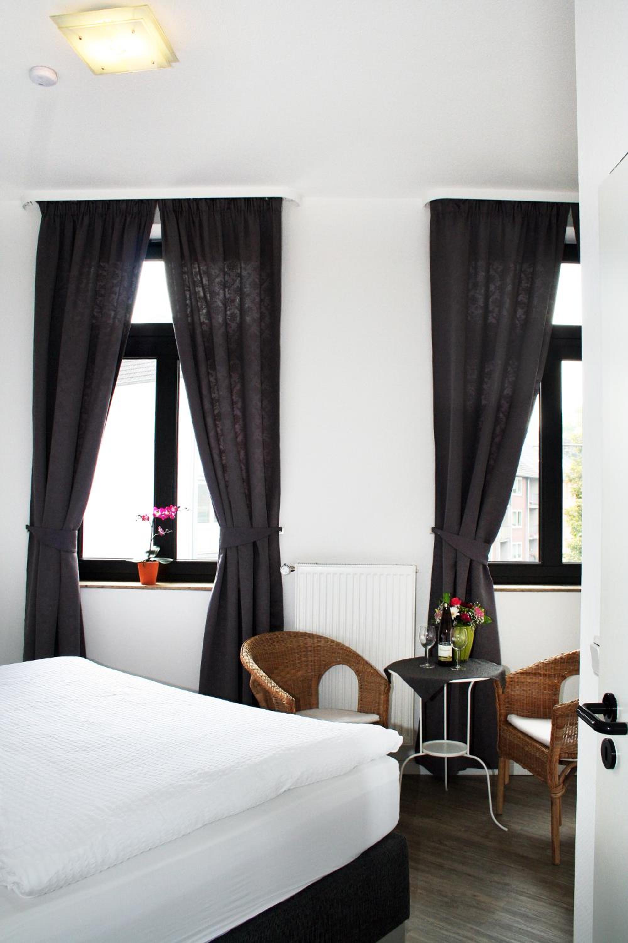 Double Room - Photo 9