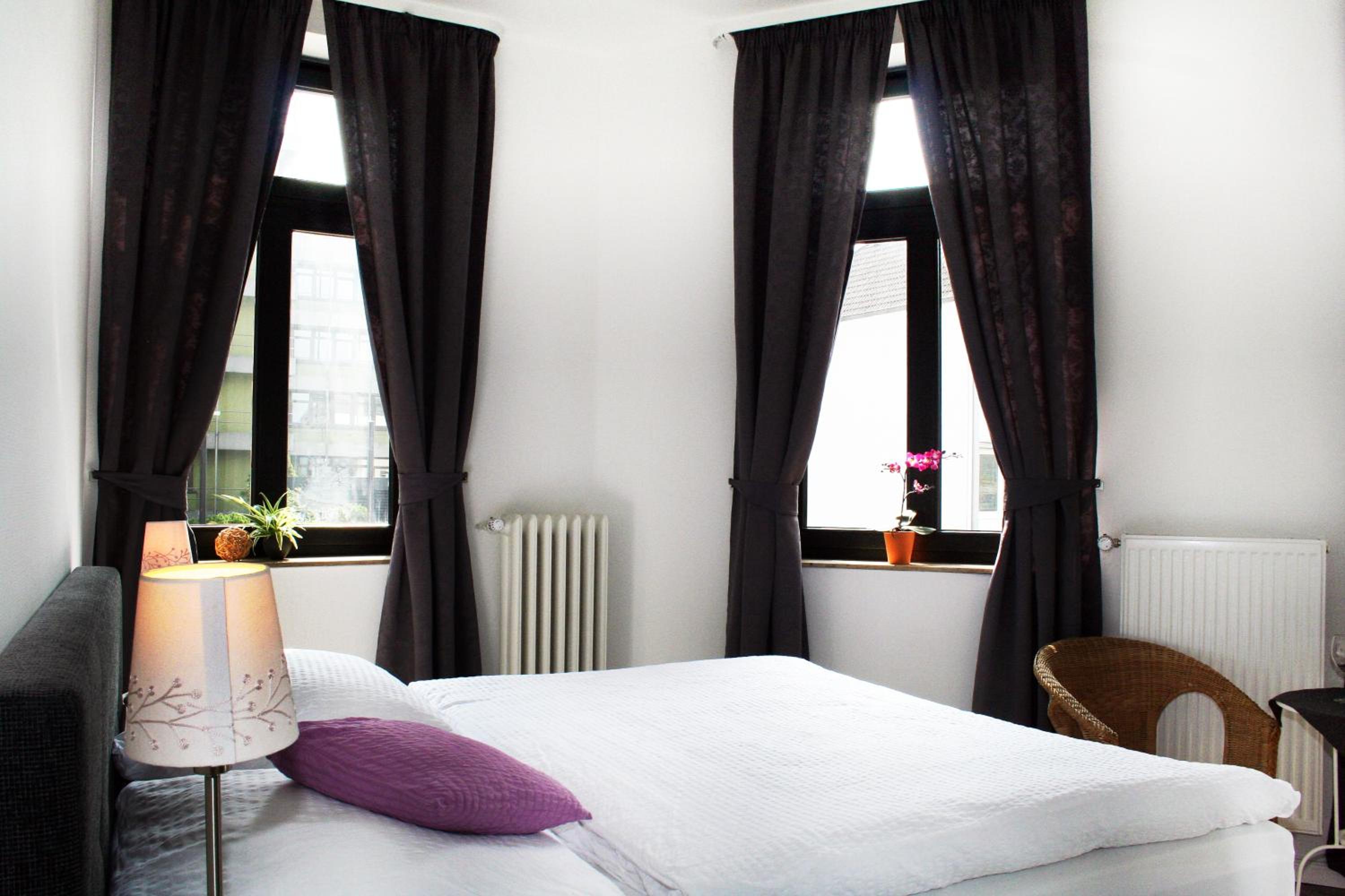 Double Room - Photo 8