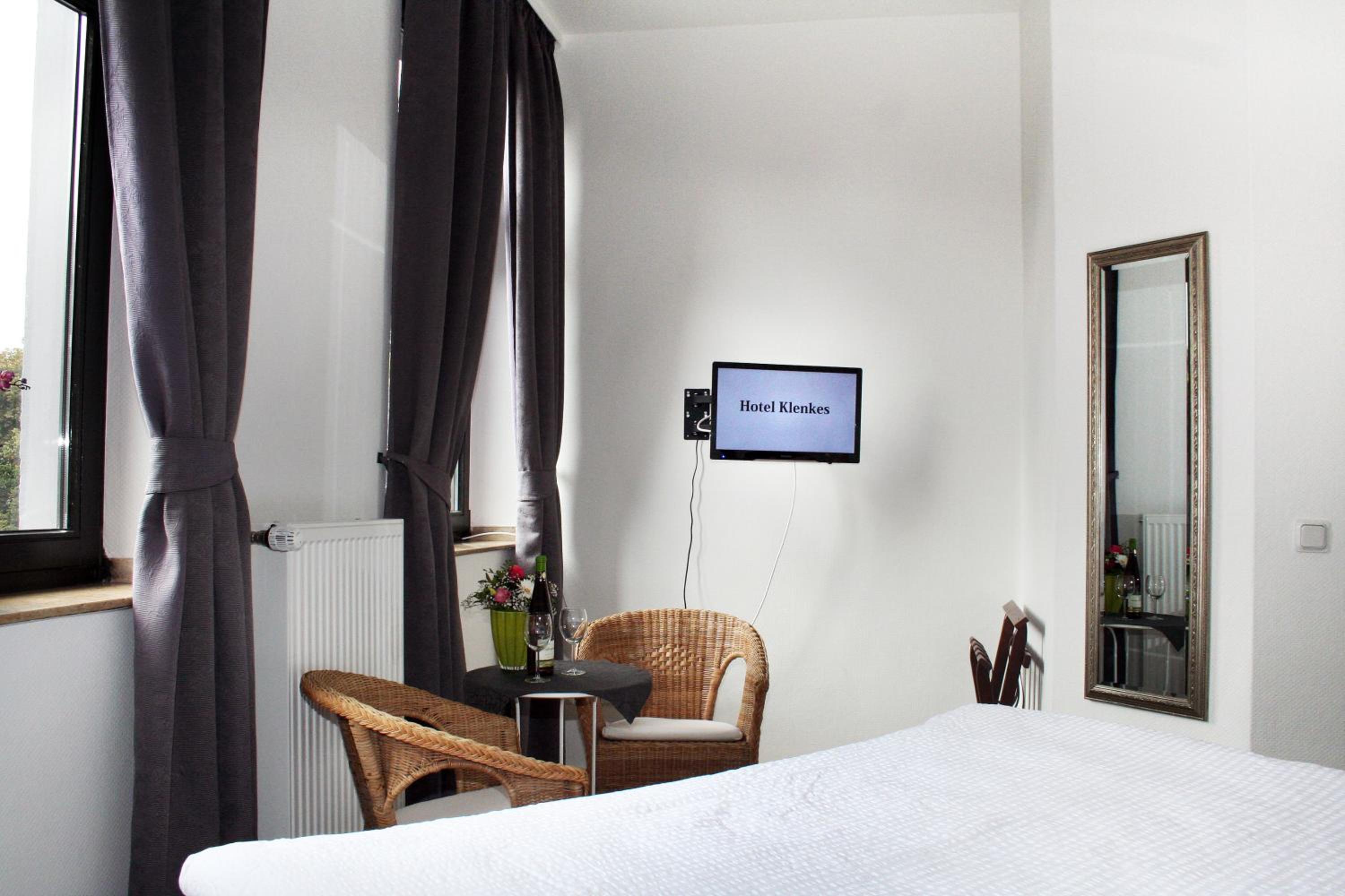 Double Room - Photo 7