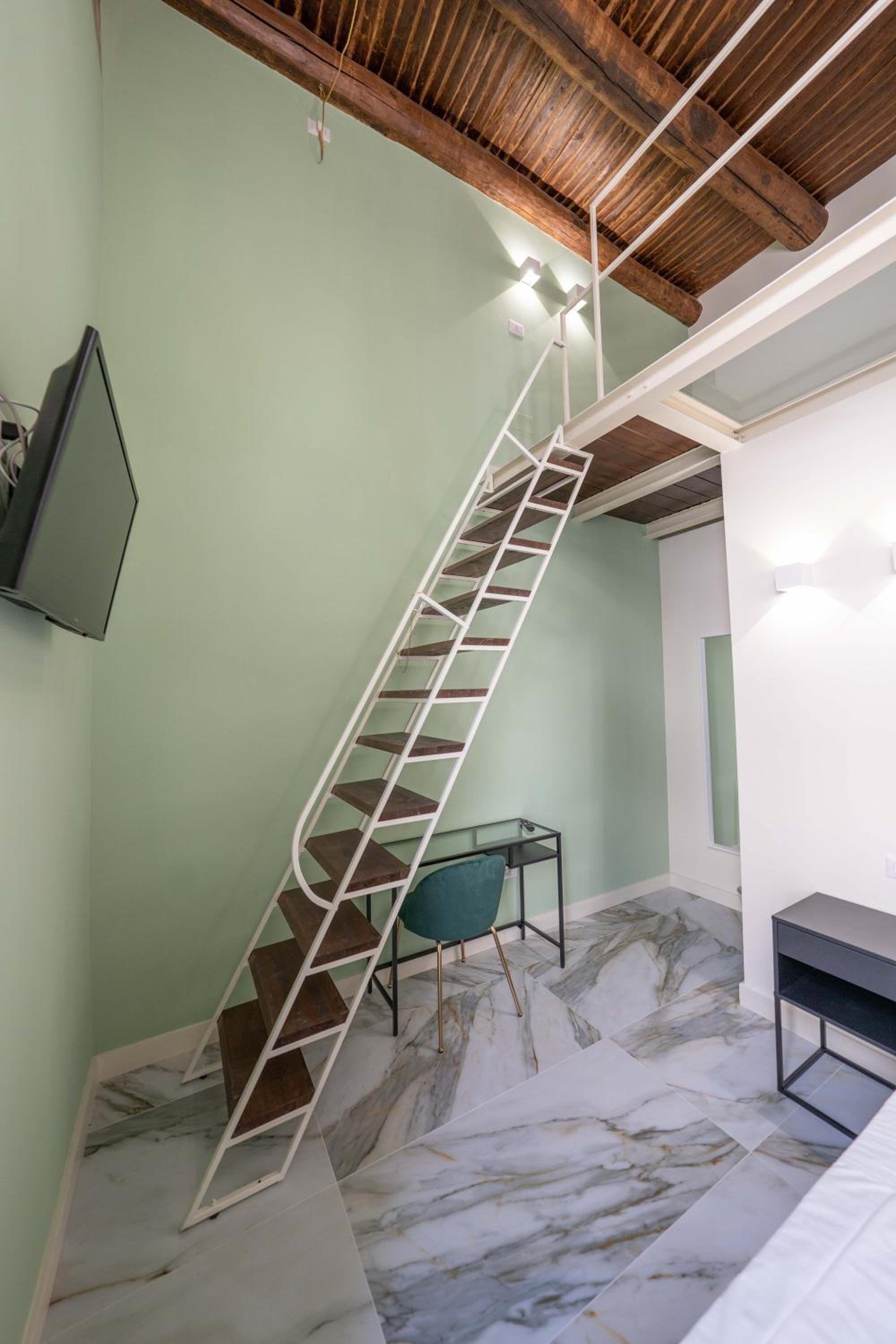 Deluxe Double Room with Shower