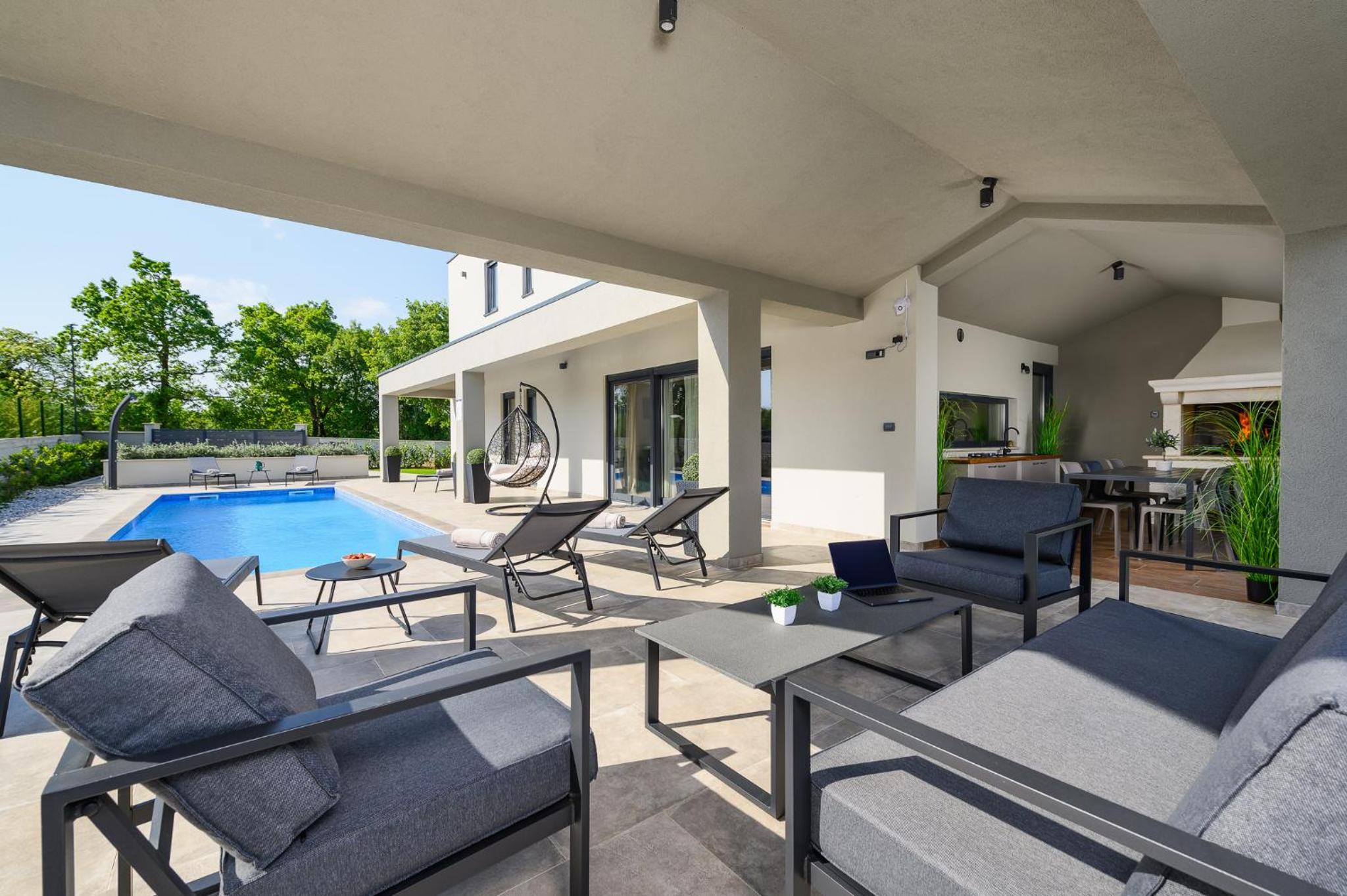 Villa with Private Pool photo 3