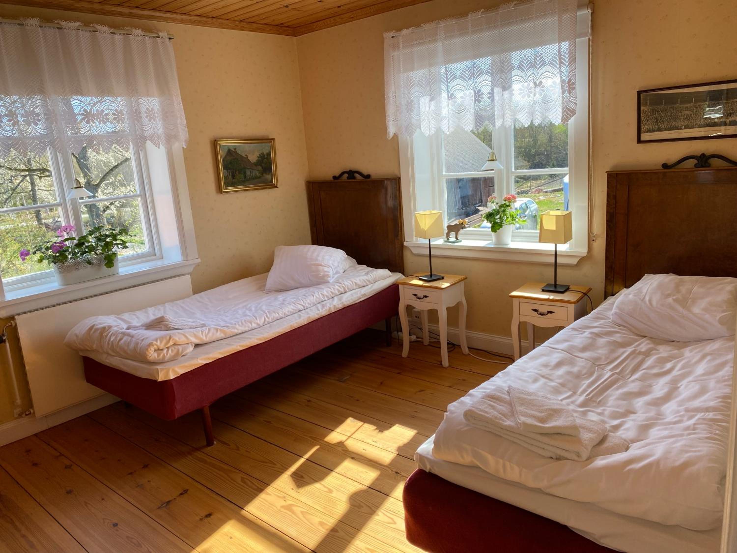 Double Room with Shared Bathroom photo 1