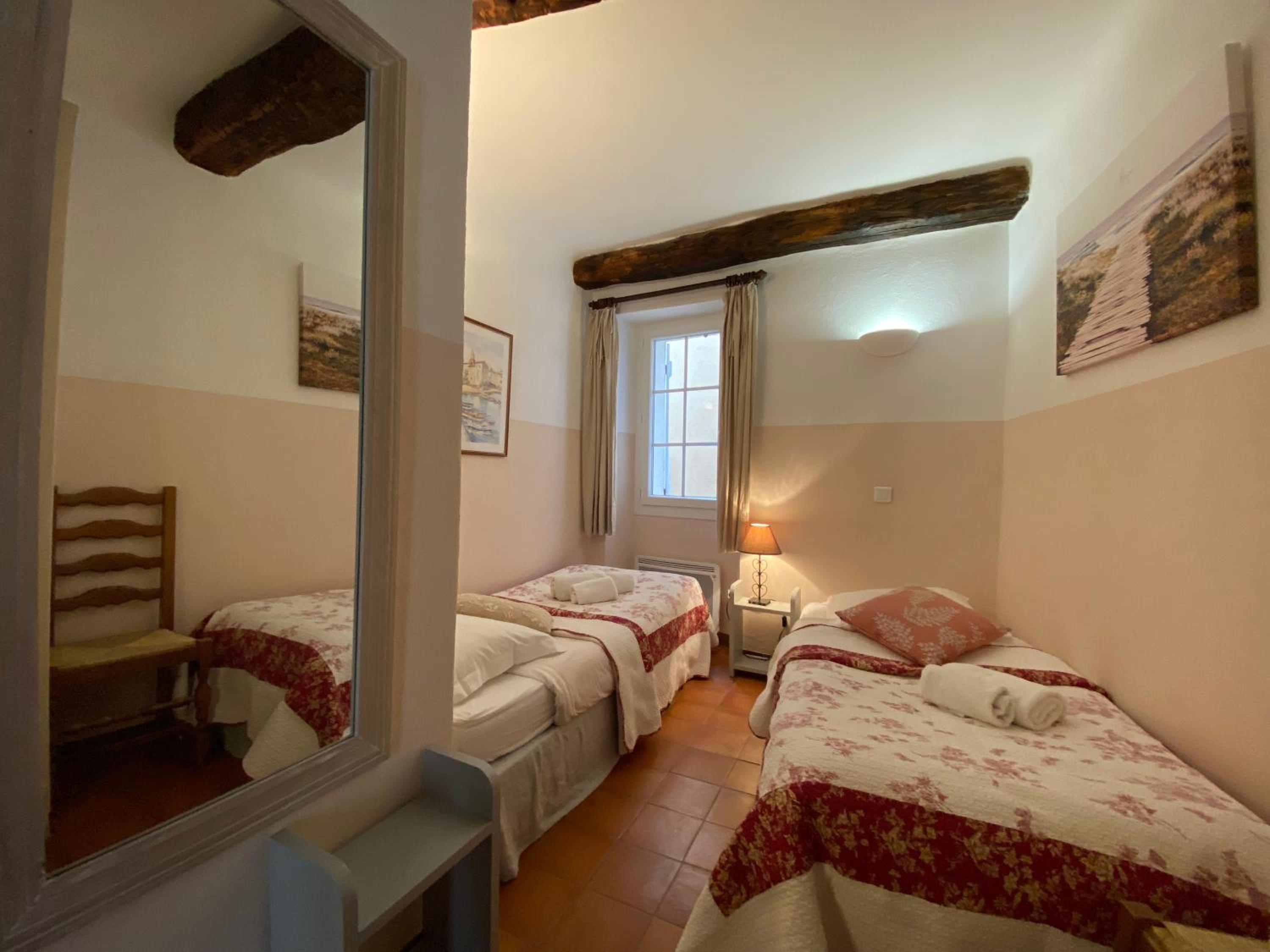 Two-Bedroom House photo 2