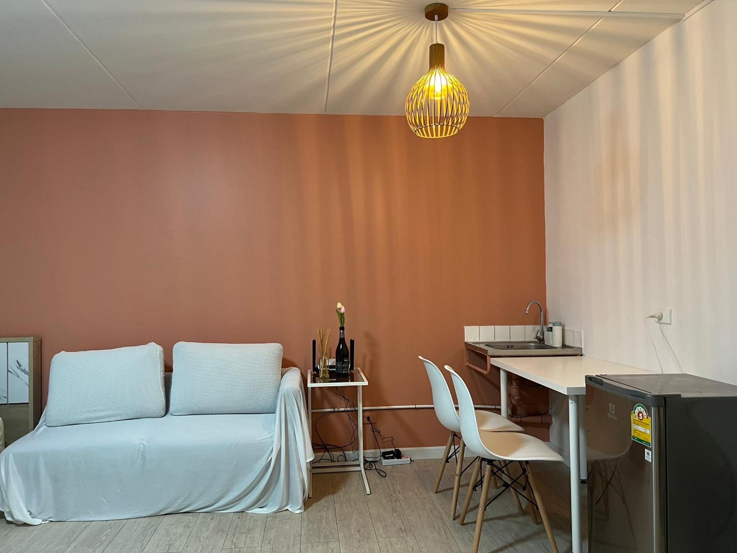 One-Bedroom Apartment - Photo 1
