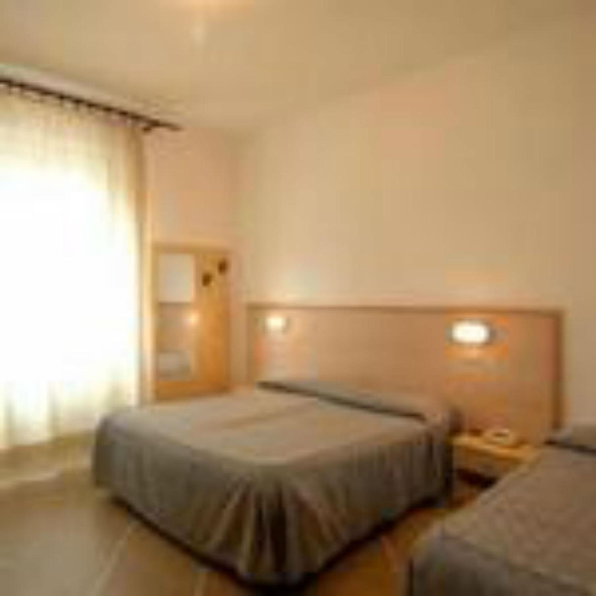 Triple Room with Shared Bathroom photo 3