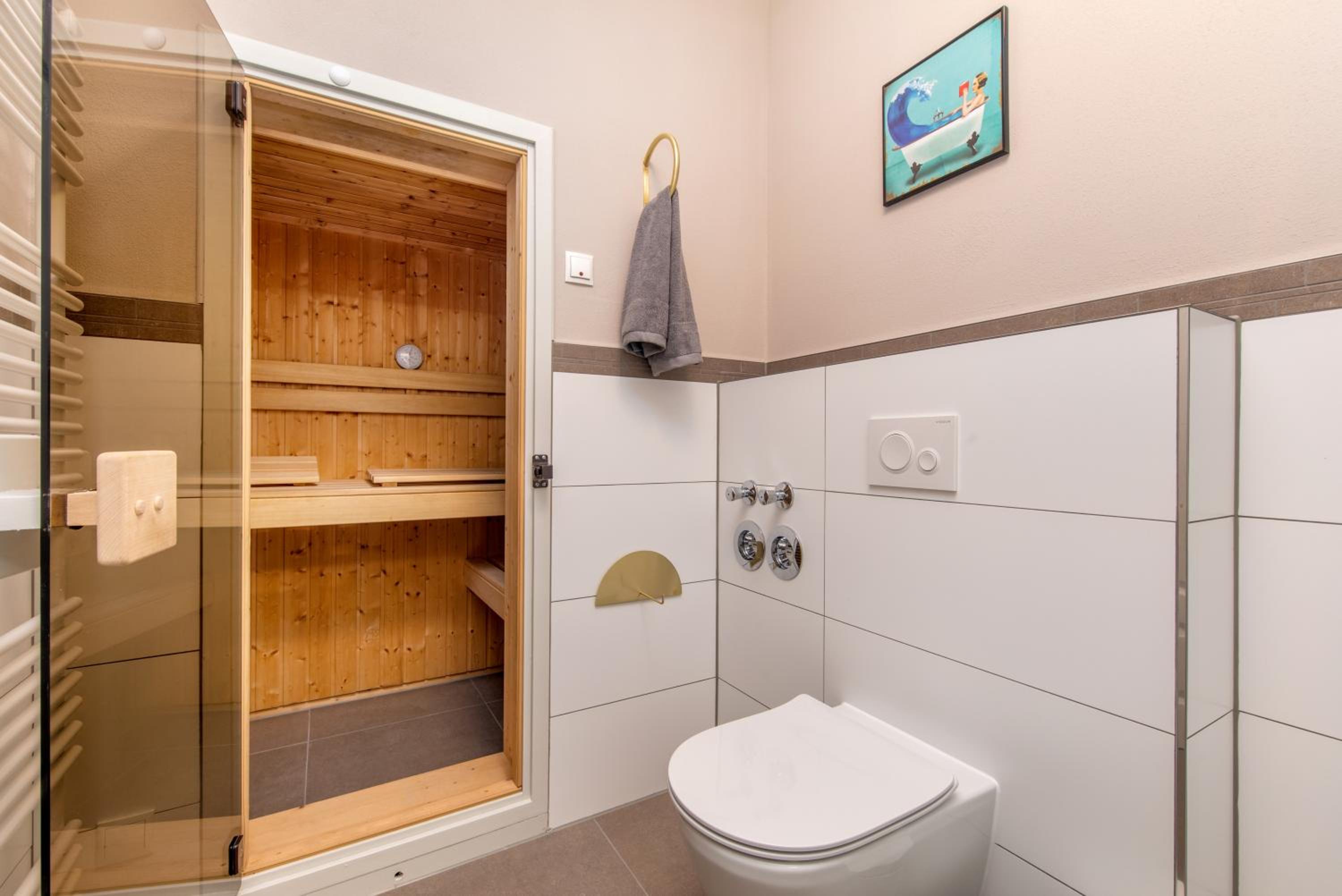 One-Bedroom Apartment thumbnail 6