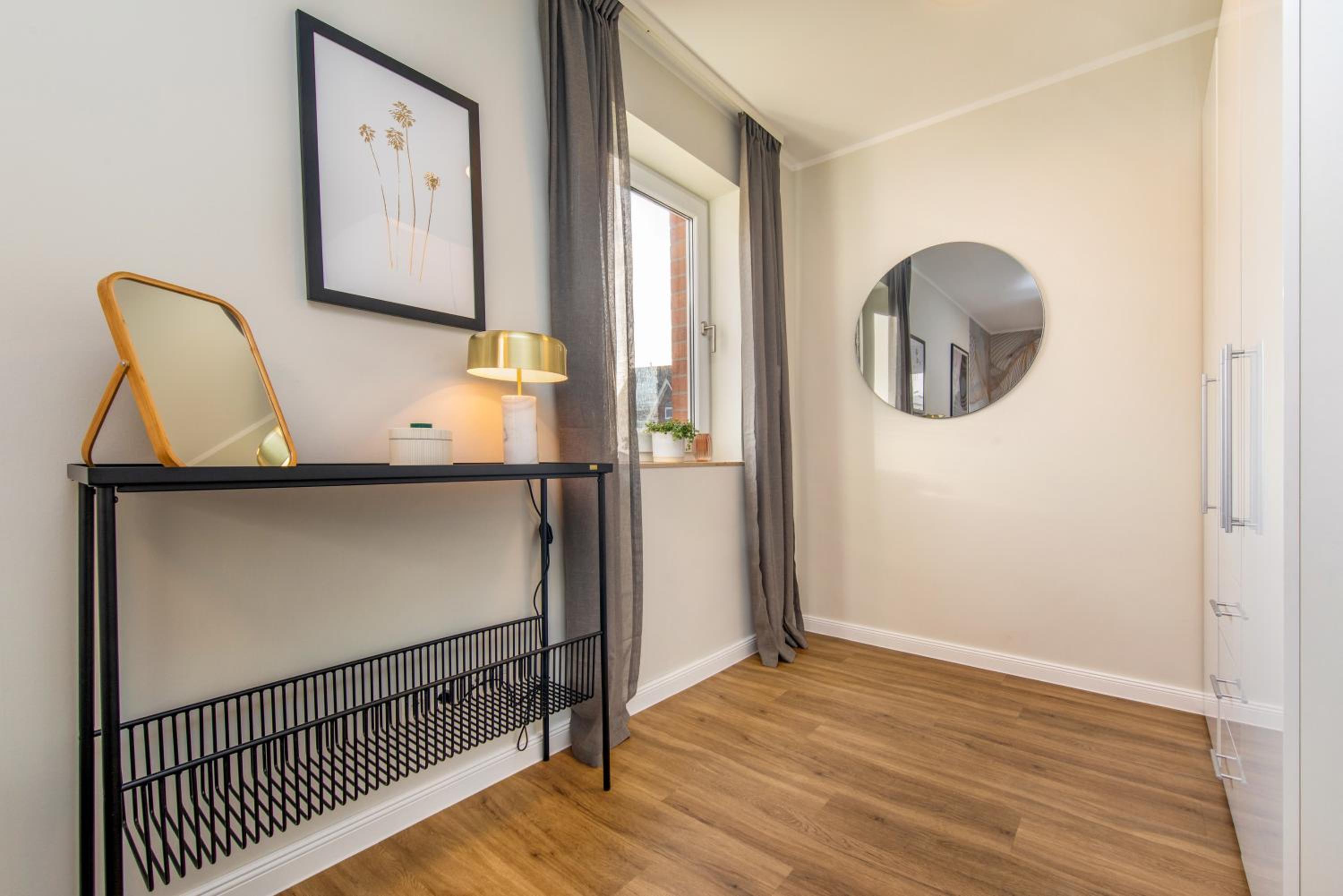 One-Bedroom Apartment thumbnail 5