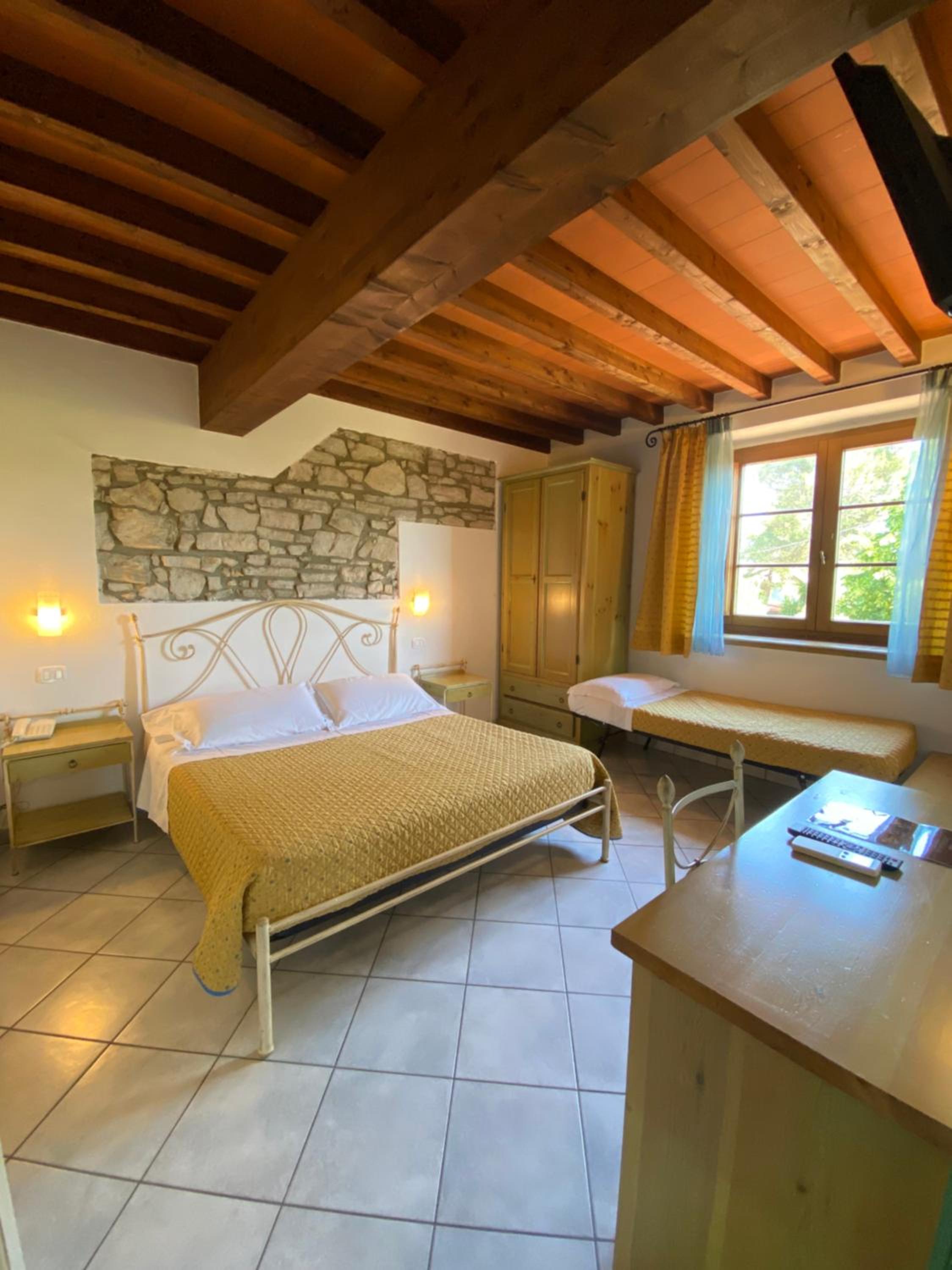 Double Room with Extra Bed - Photo 1