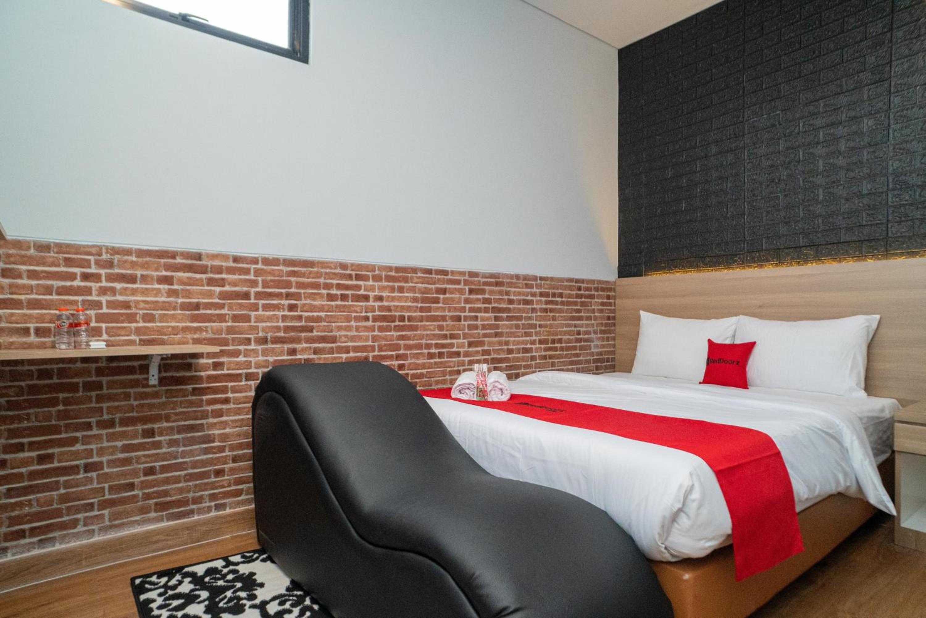Deluxe Room - Photo 1