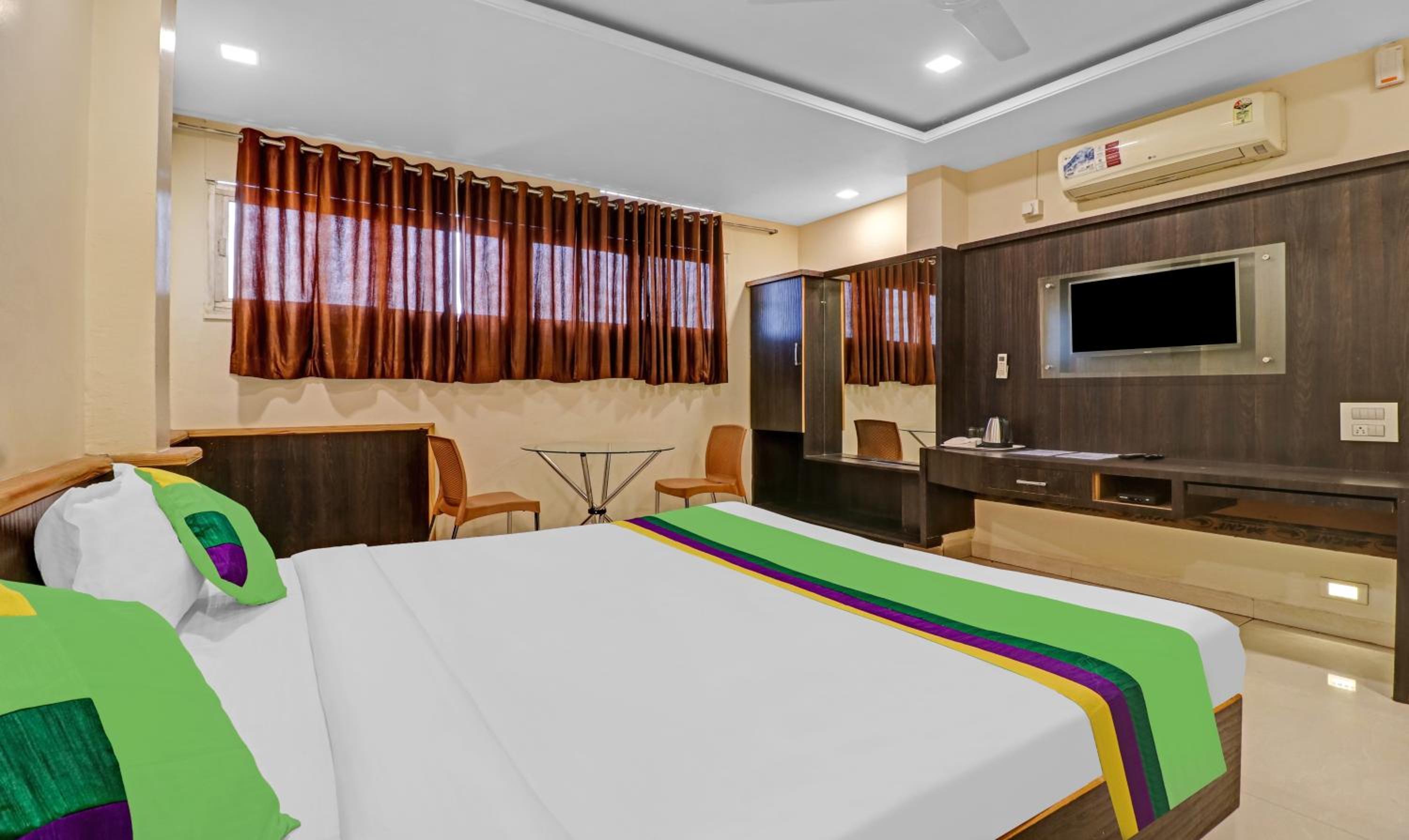 Deluxe Room - Photo 5