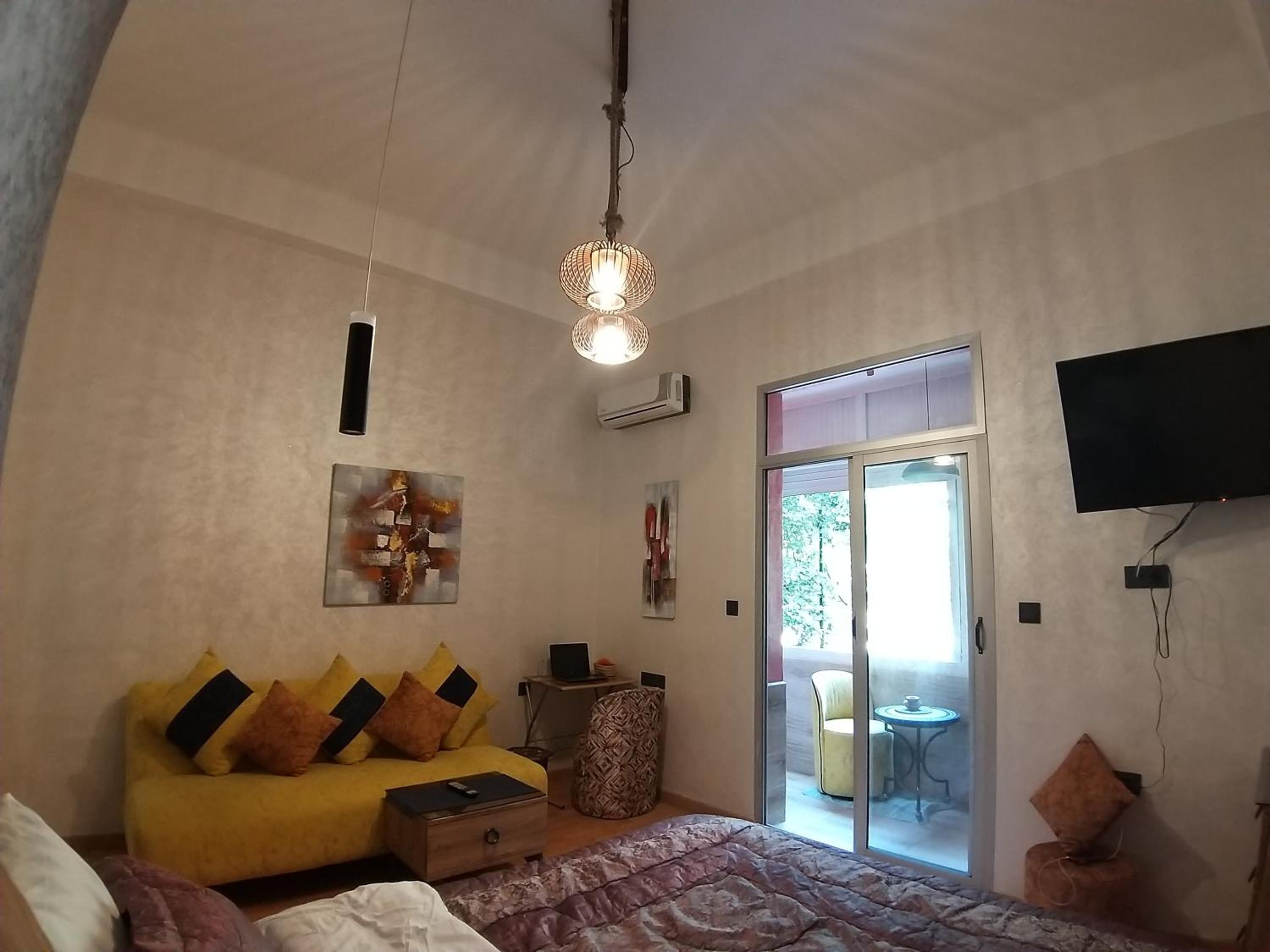 One-Bedroom Apartment - Photo 32