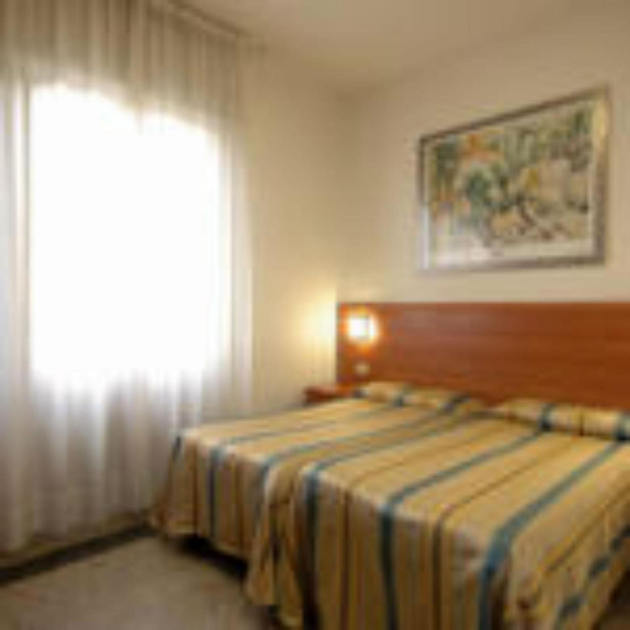 Double or Twin Room photo 2