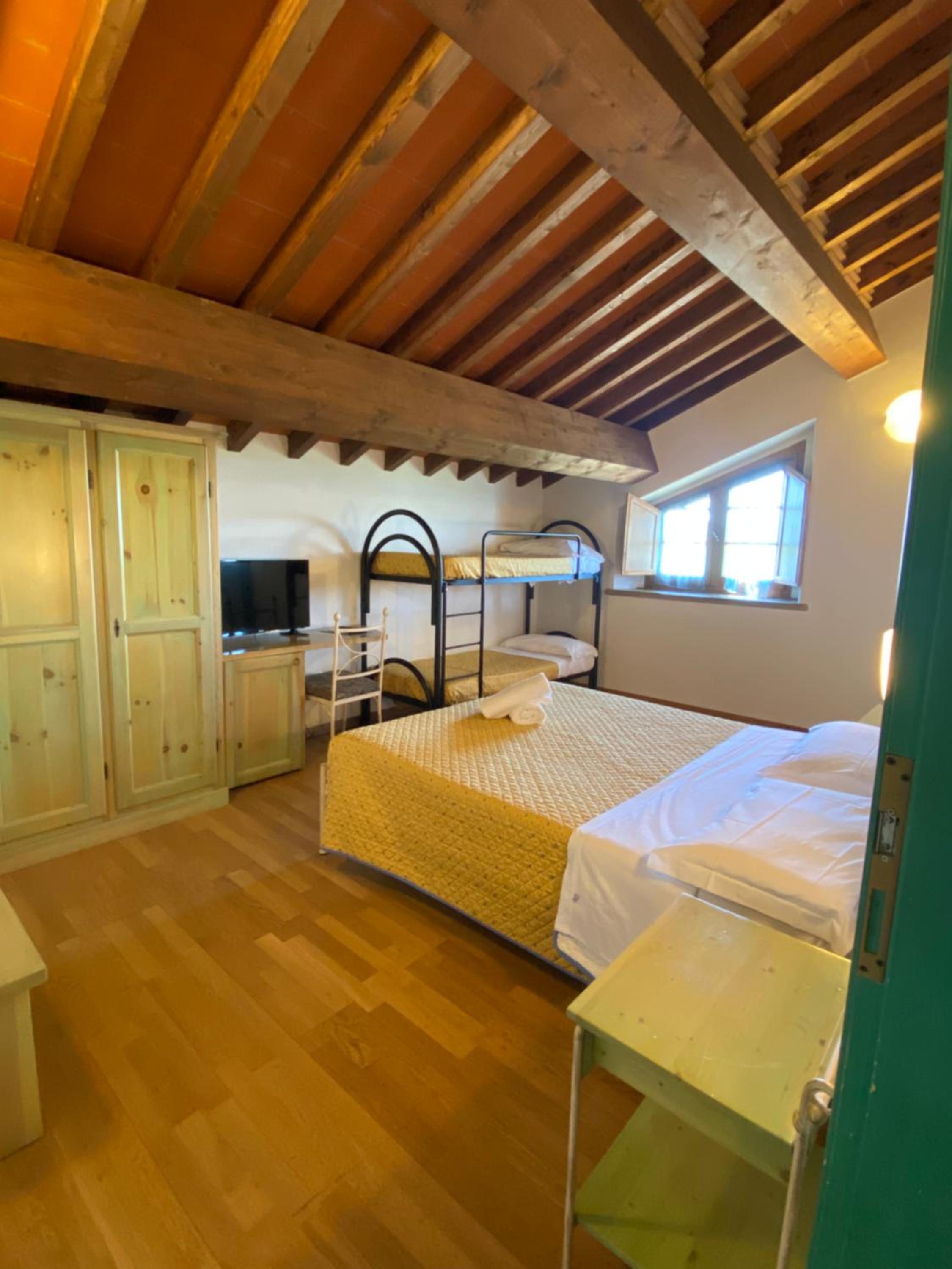 Standard Family Room - Photo 4