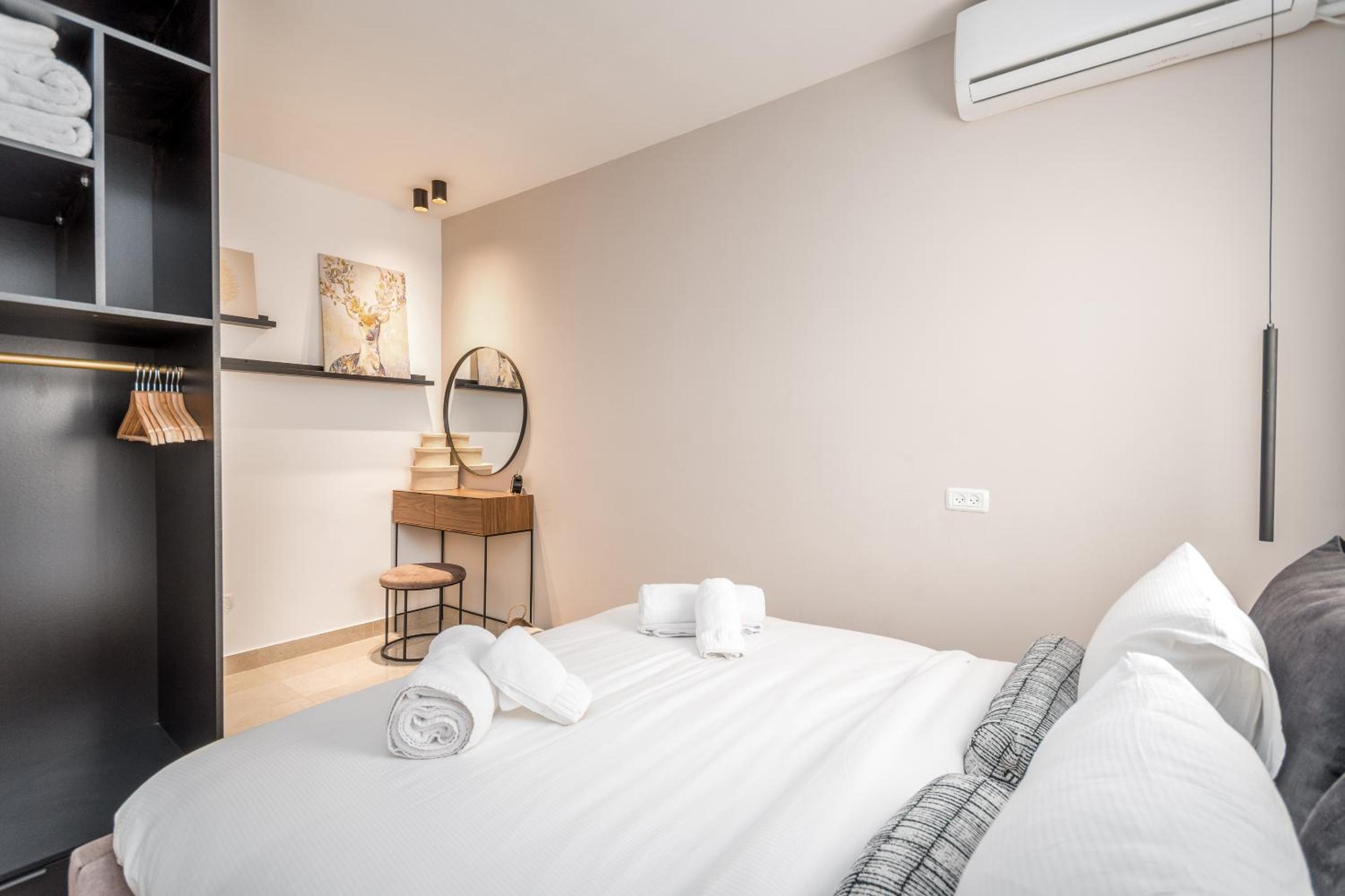 Apartment with Terrace photo 3