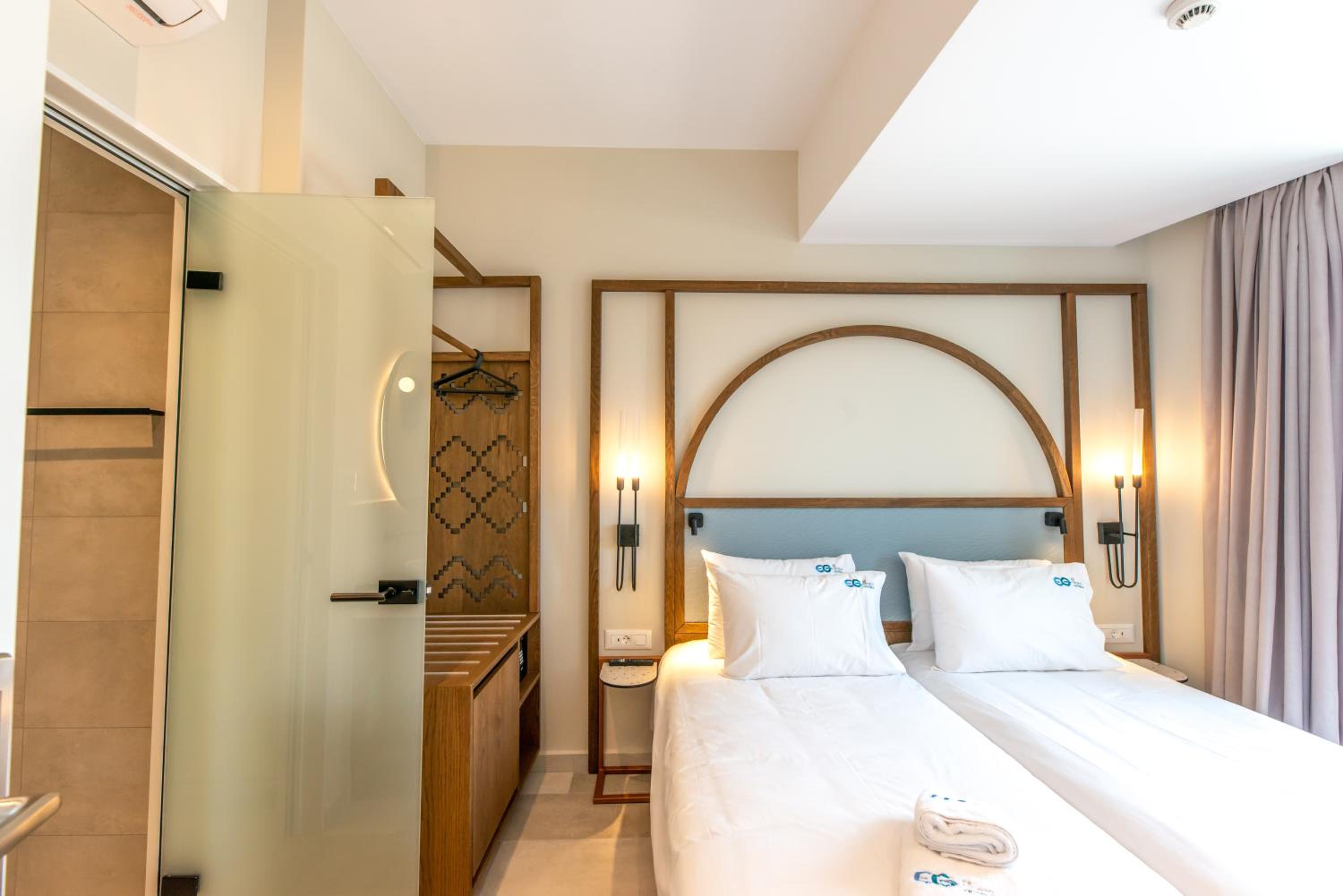 Twin Room with Balcony