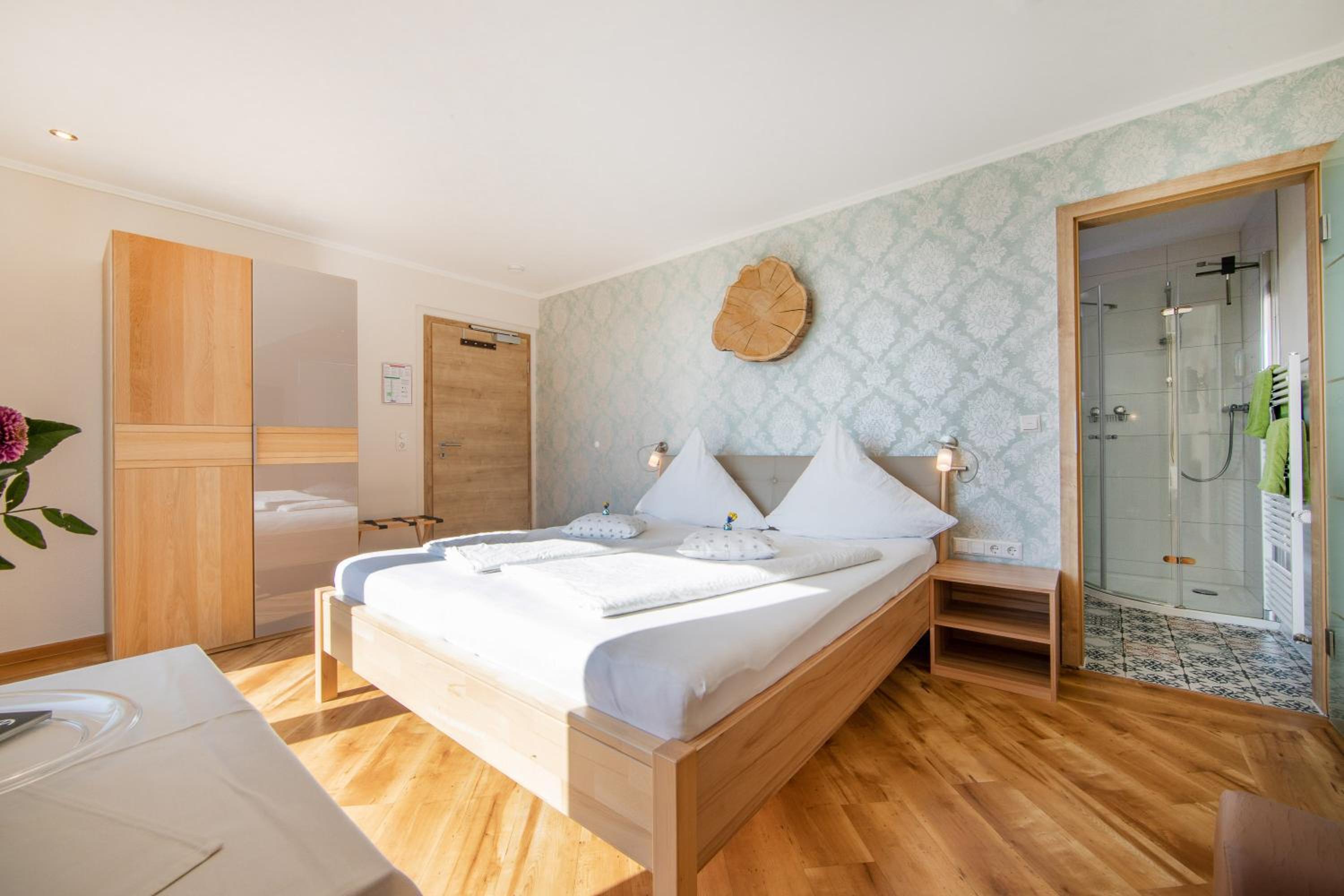 Deluxe Double Room with Balcony photo 2