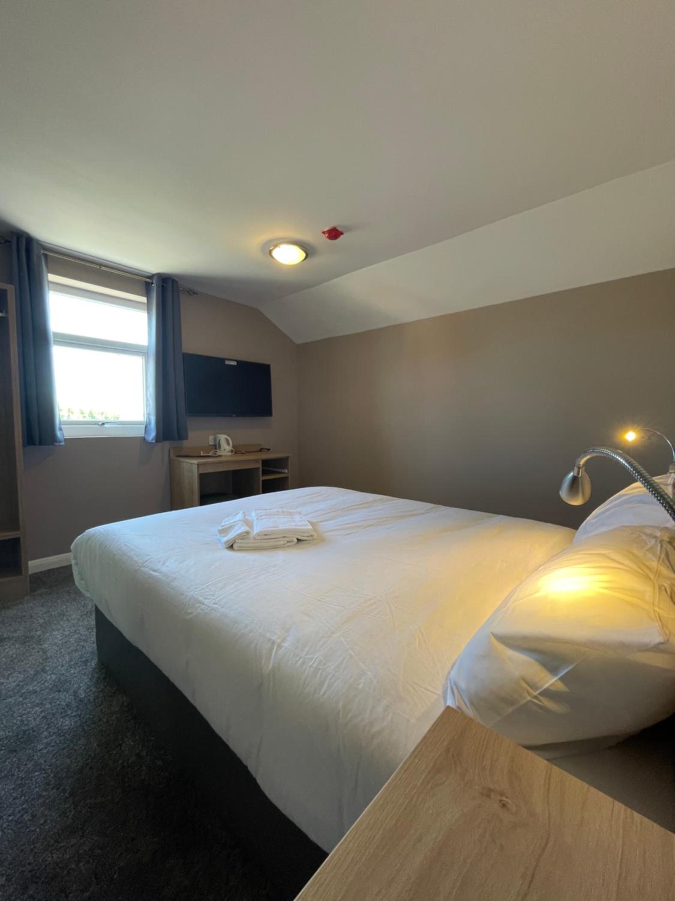 Standard Double Room - Photo 6