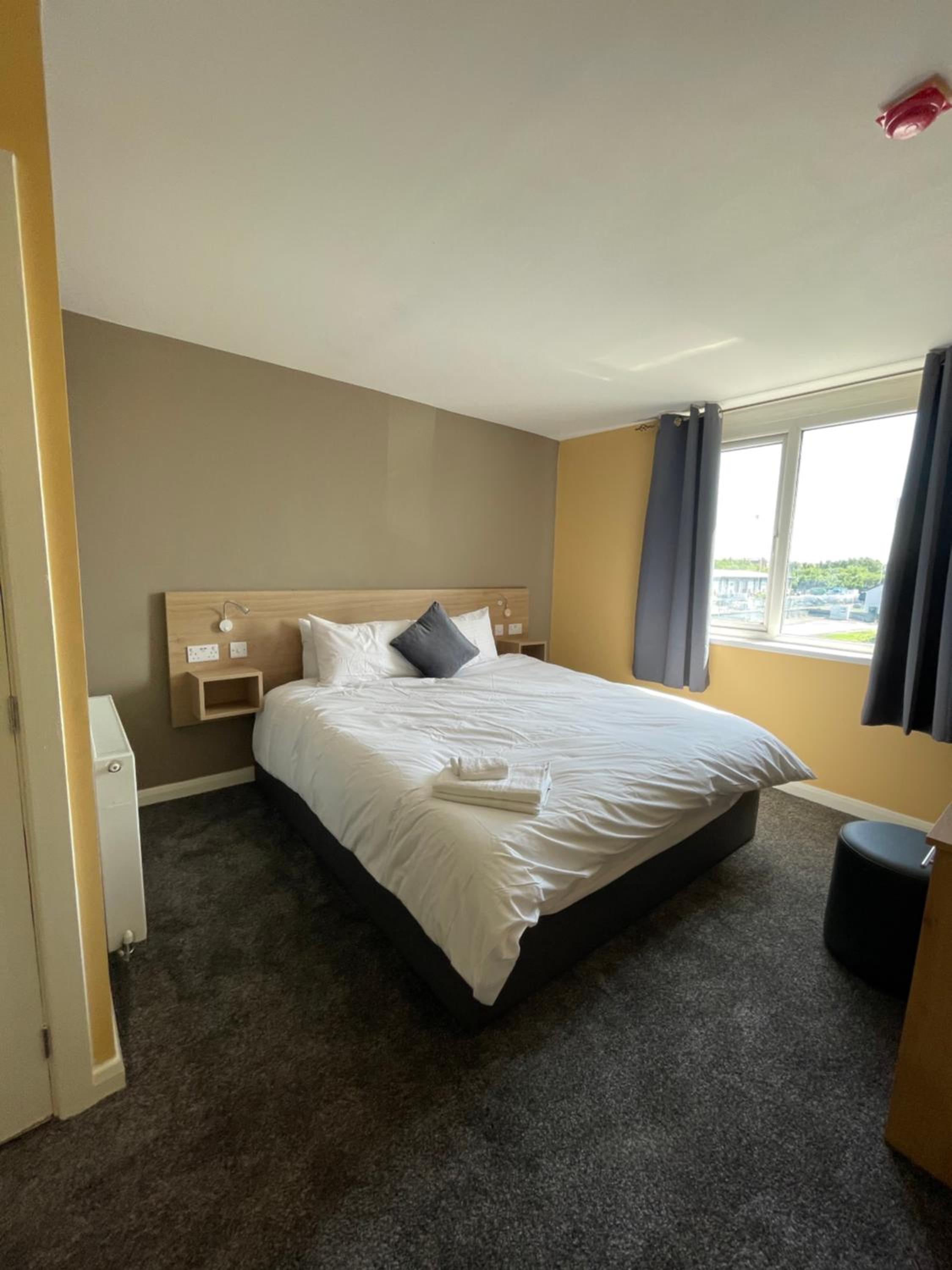 Deluxe King Room - Photo 1