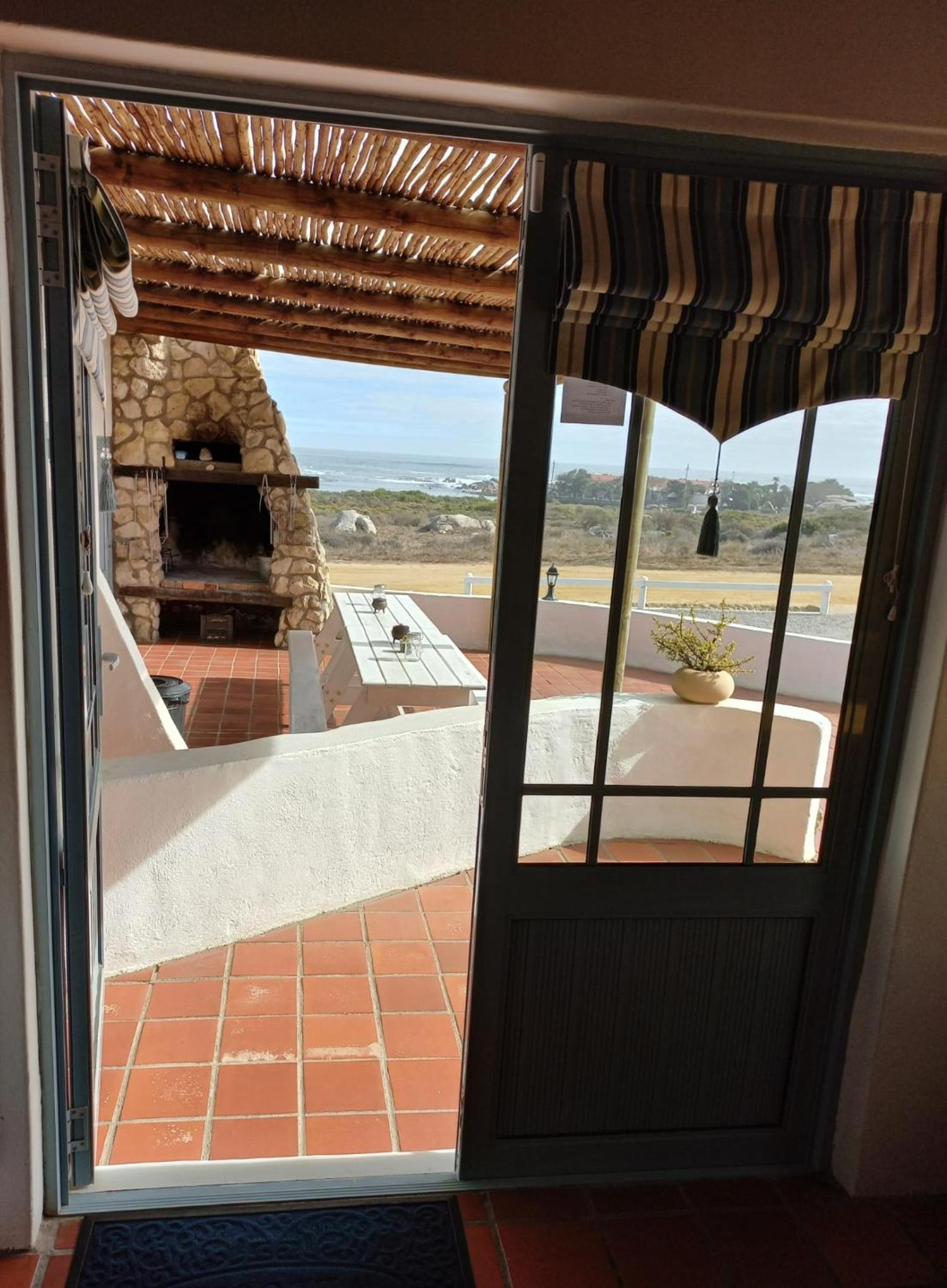 Standard Twin Room with Sea View photo 3