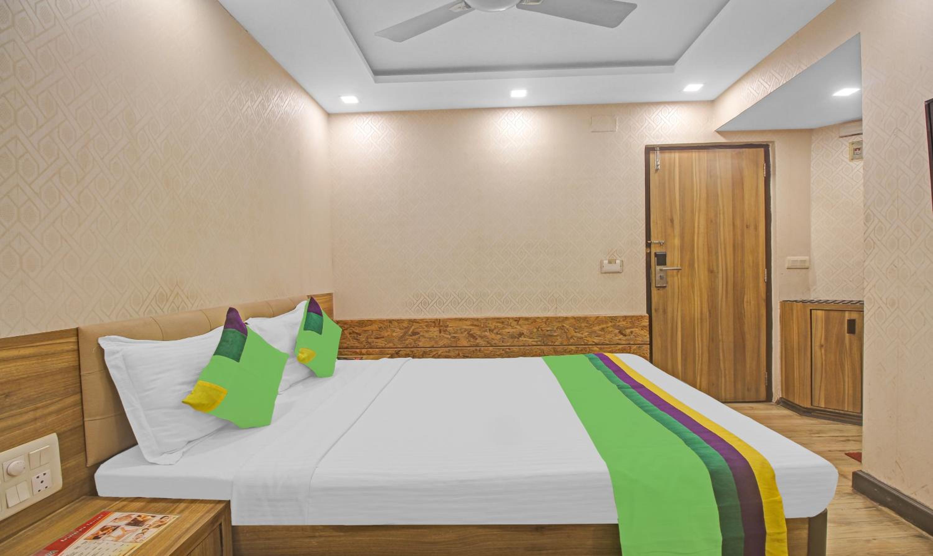 Standard Room - Photo 9