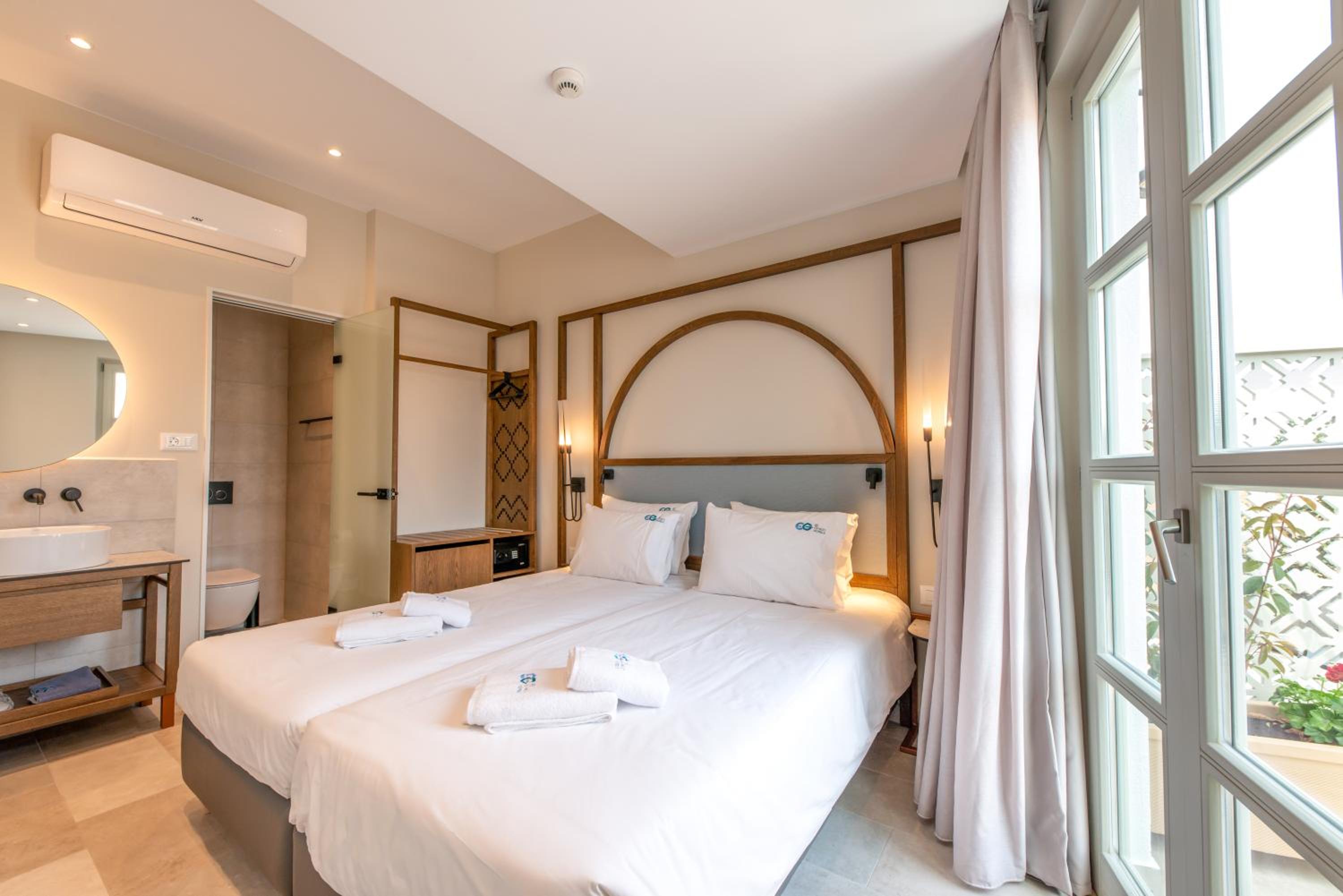 Twin Room with Balcony