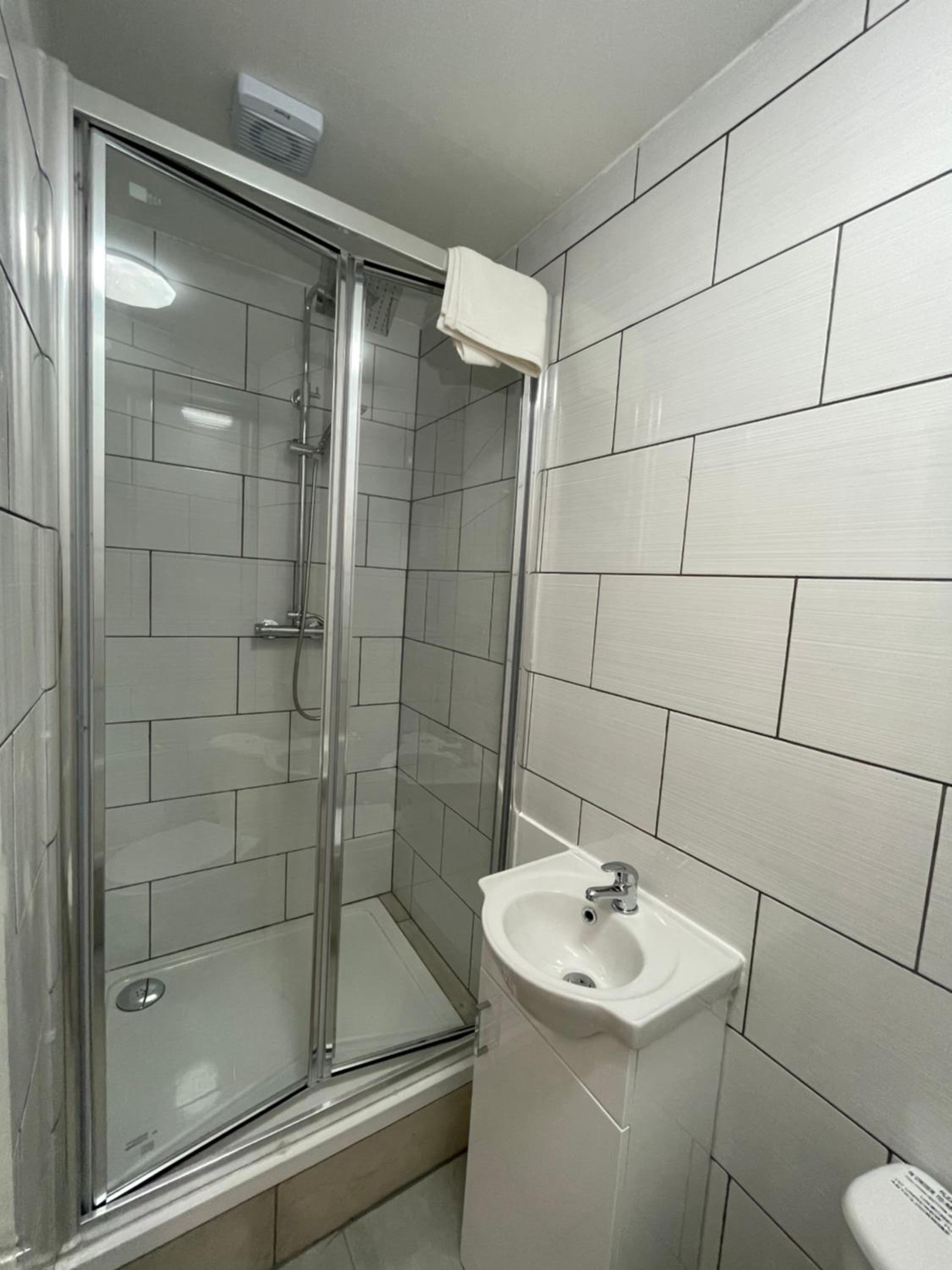 Standard Double Room - Photo 3