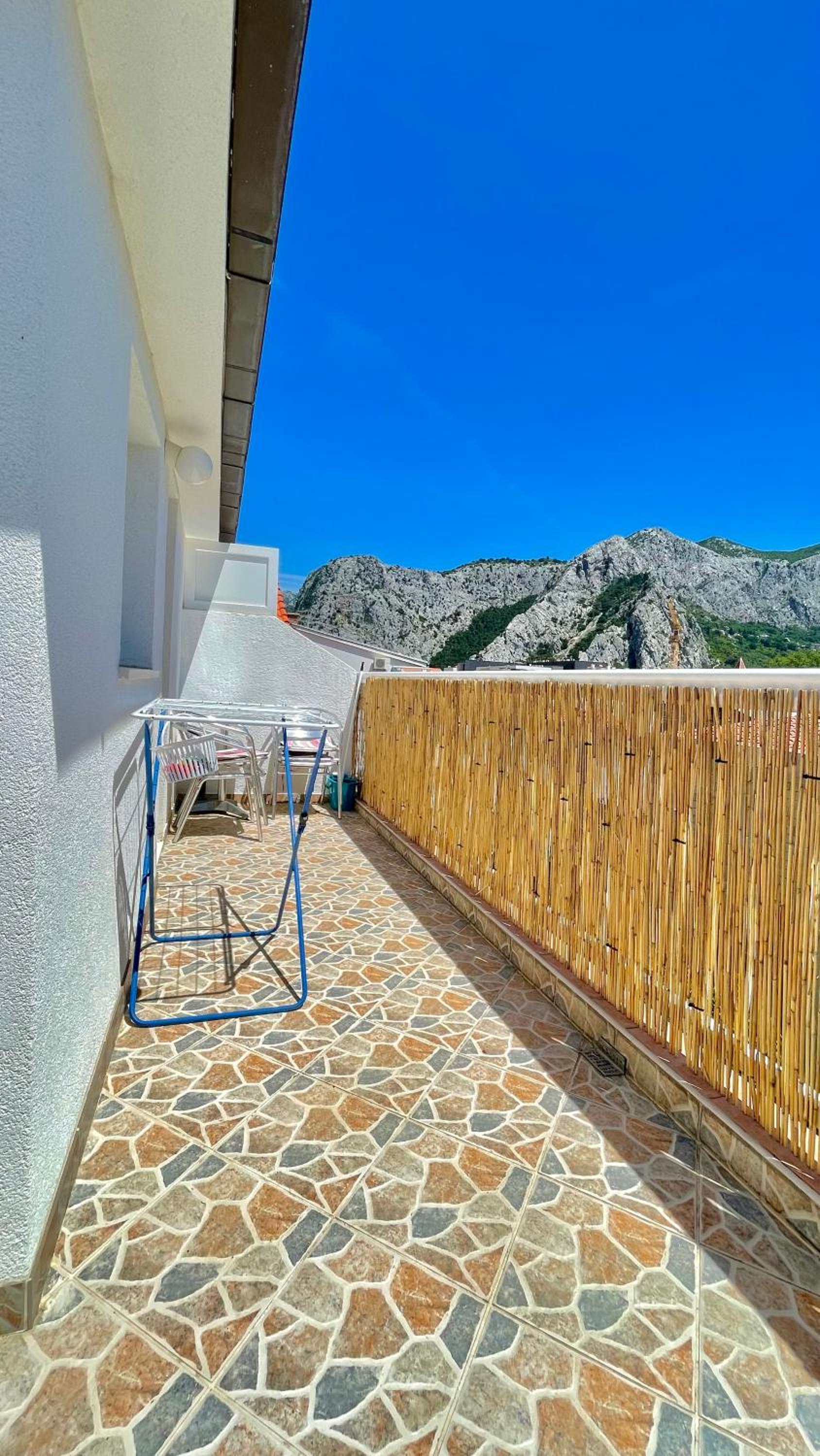 Apartment with Terrace photo 3