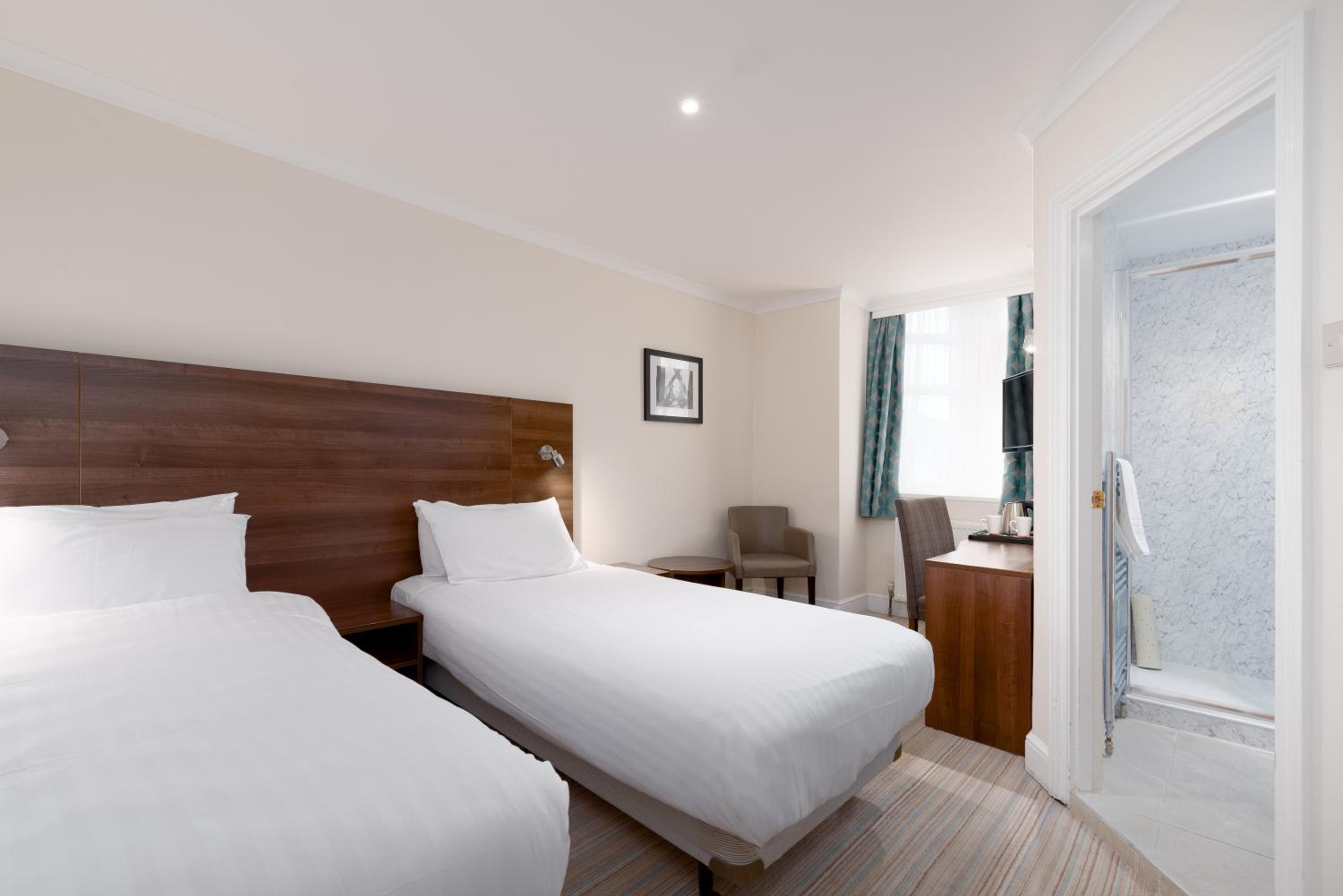 Standard Twin Room - Non-Smoking