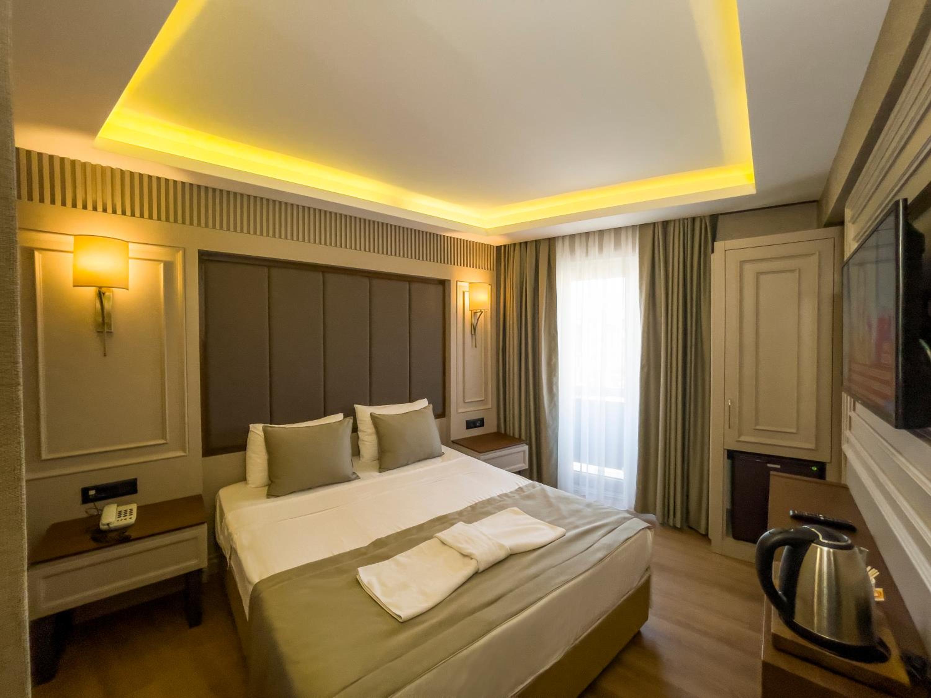 Double or Twin Room photo 2