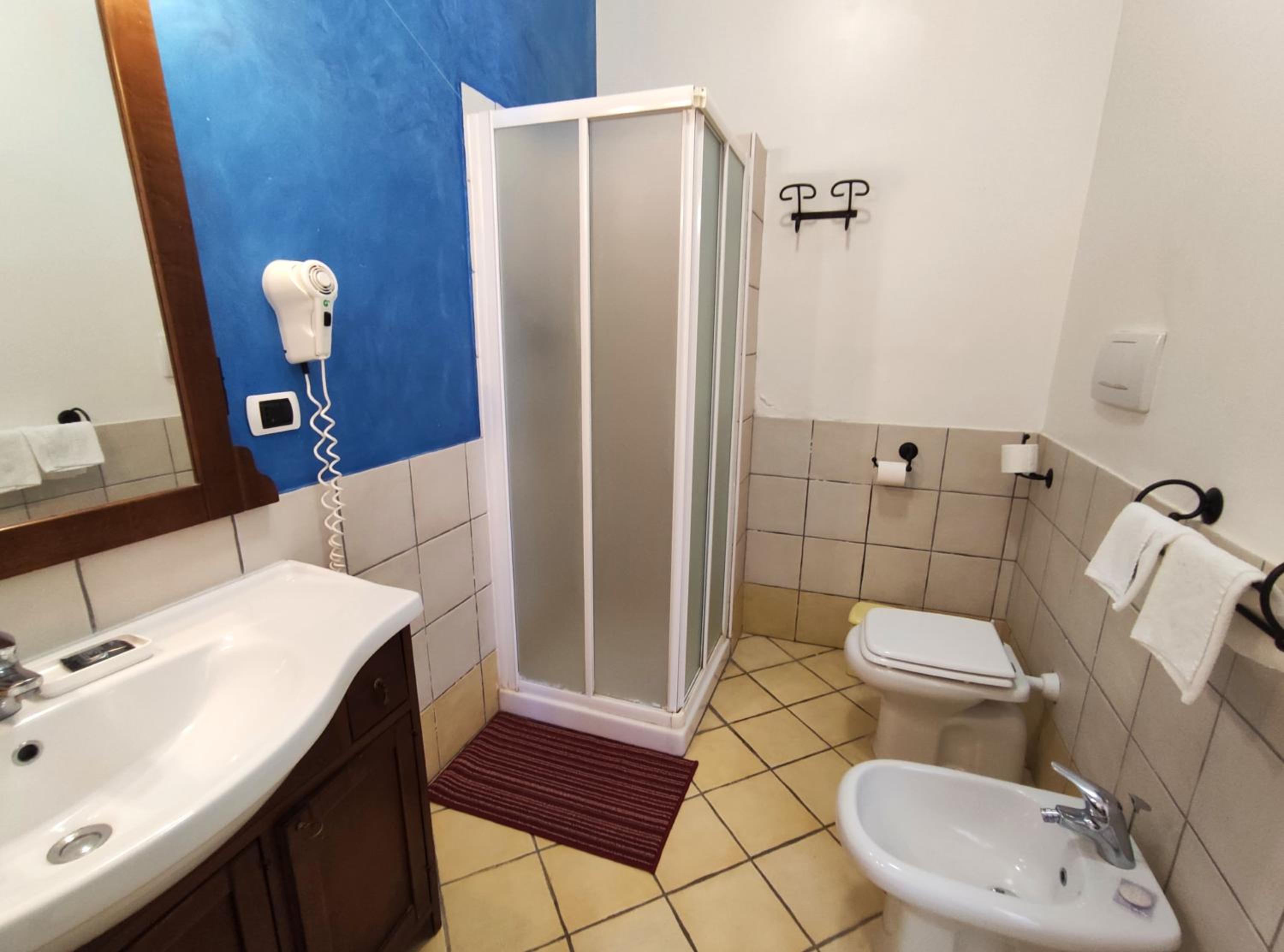 Superior One-Bedroom Apartment - Photo 8