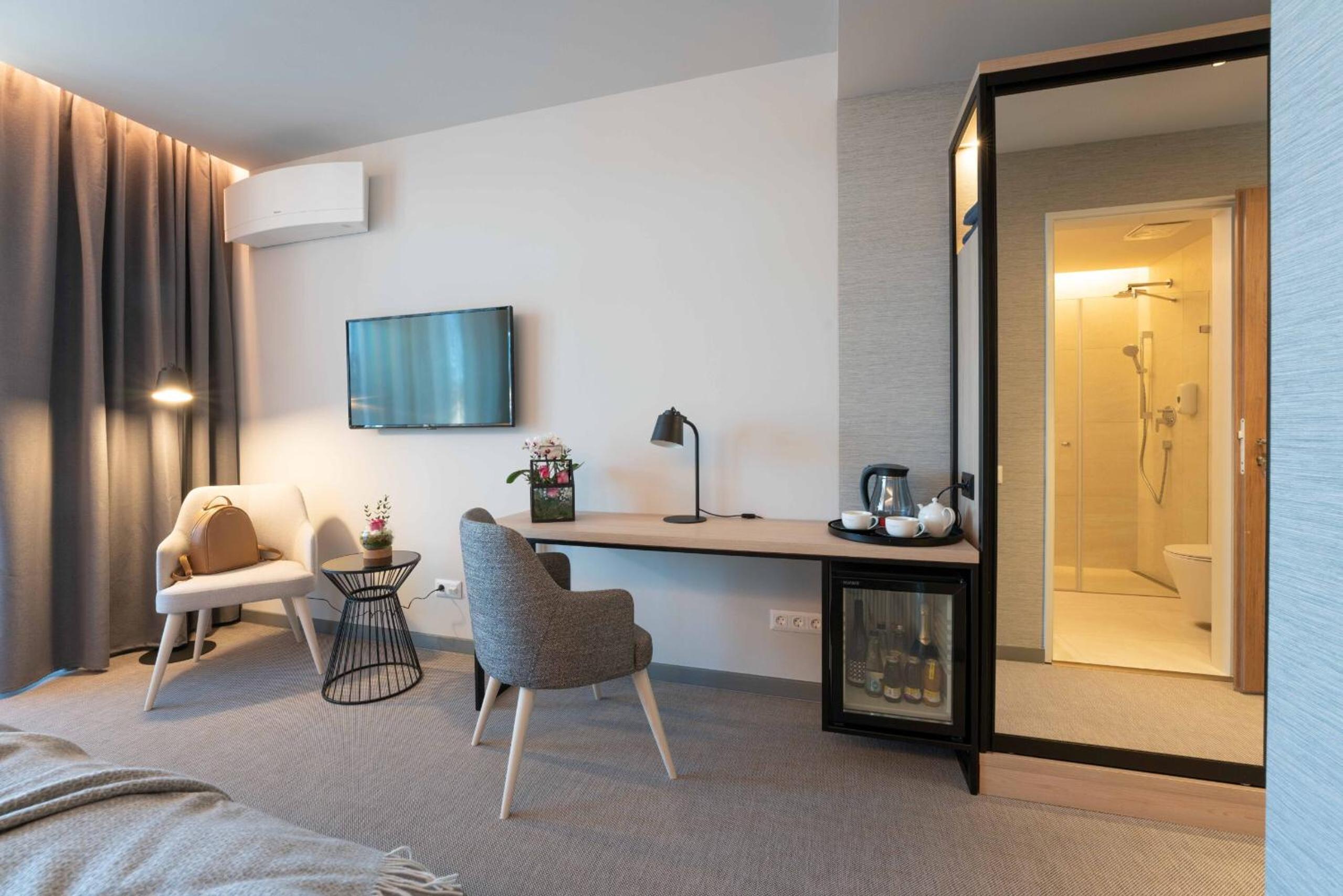 Standard Double or Twin Room - Photo 6