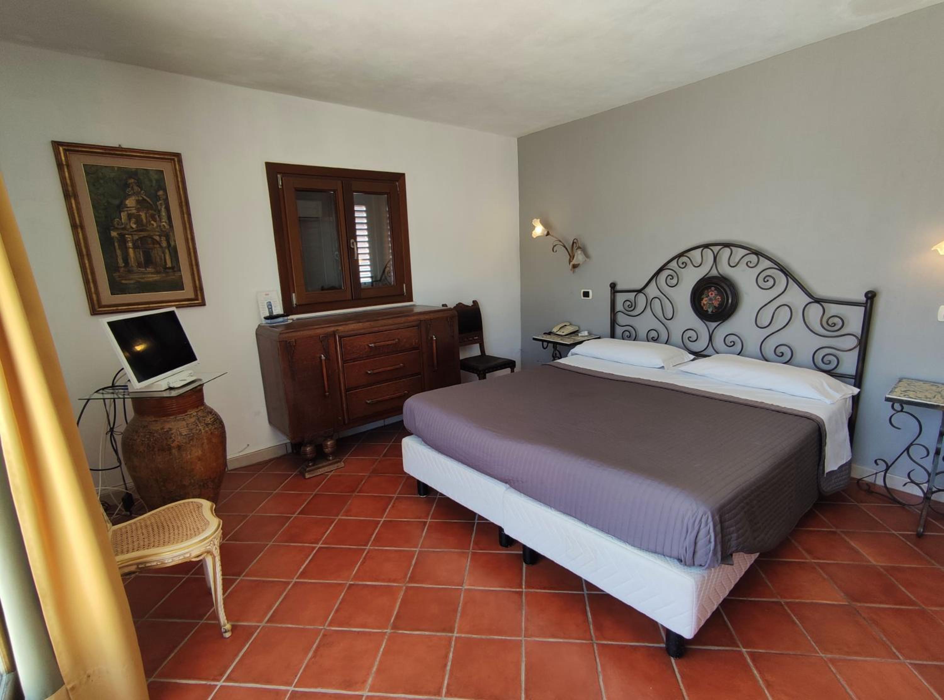 Two-Bedroom Apartment - Photo 1