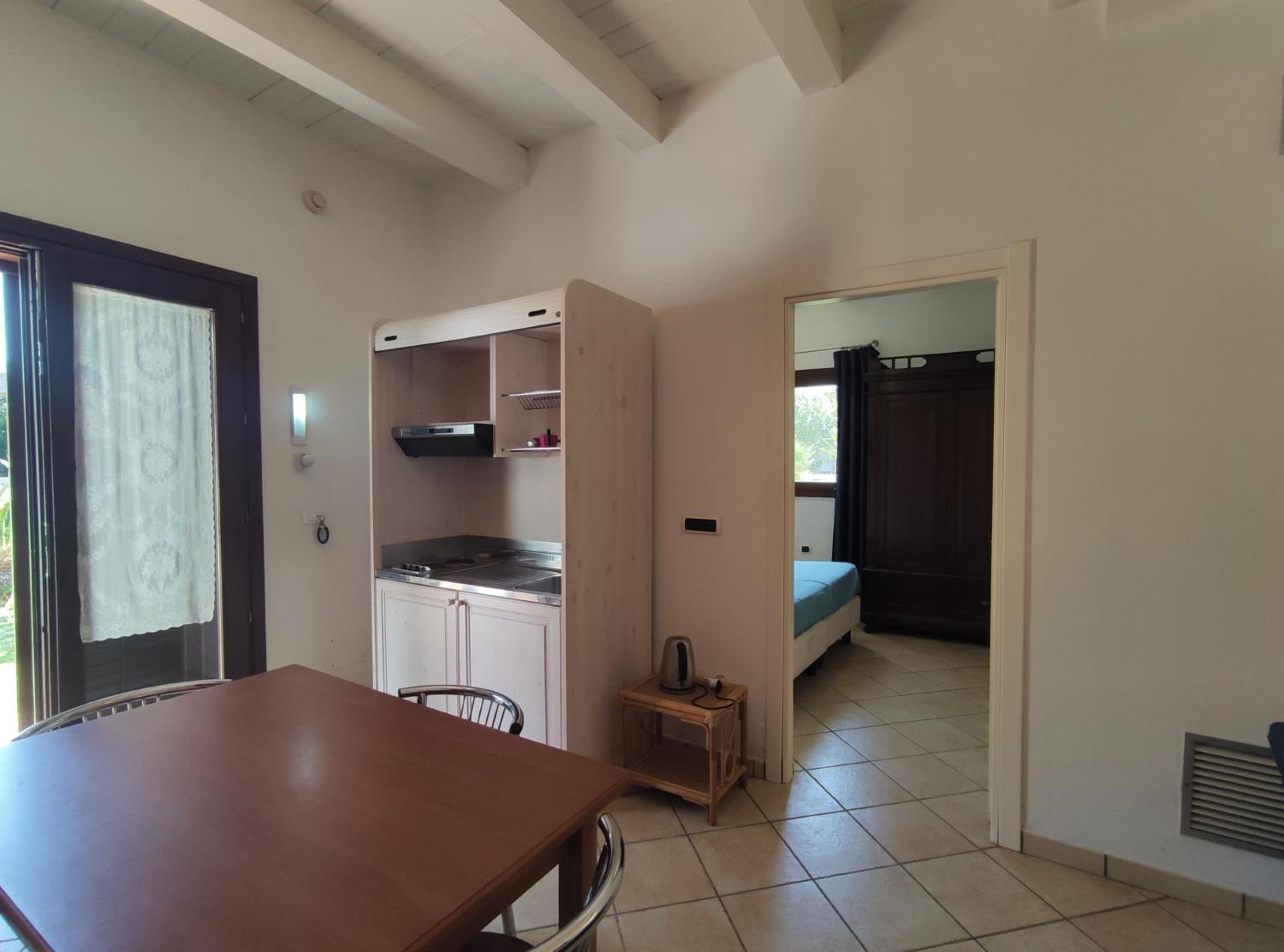One-Bedroom Apartment - Photo 1